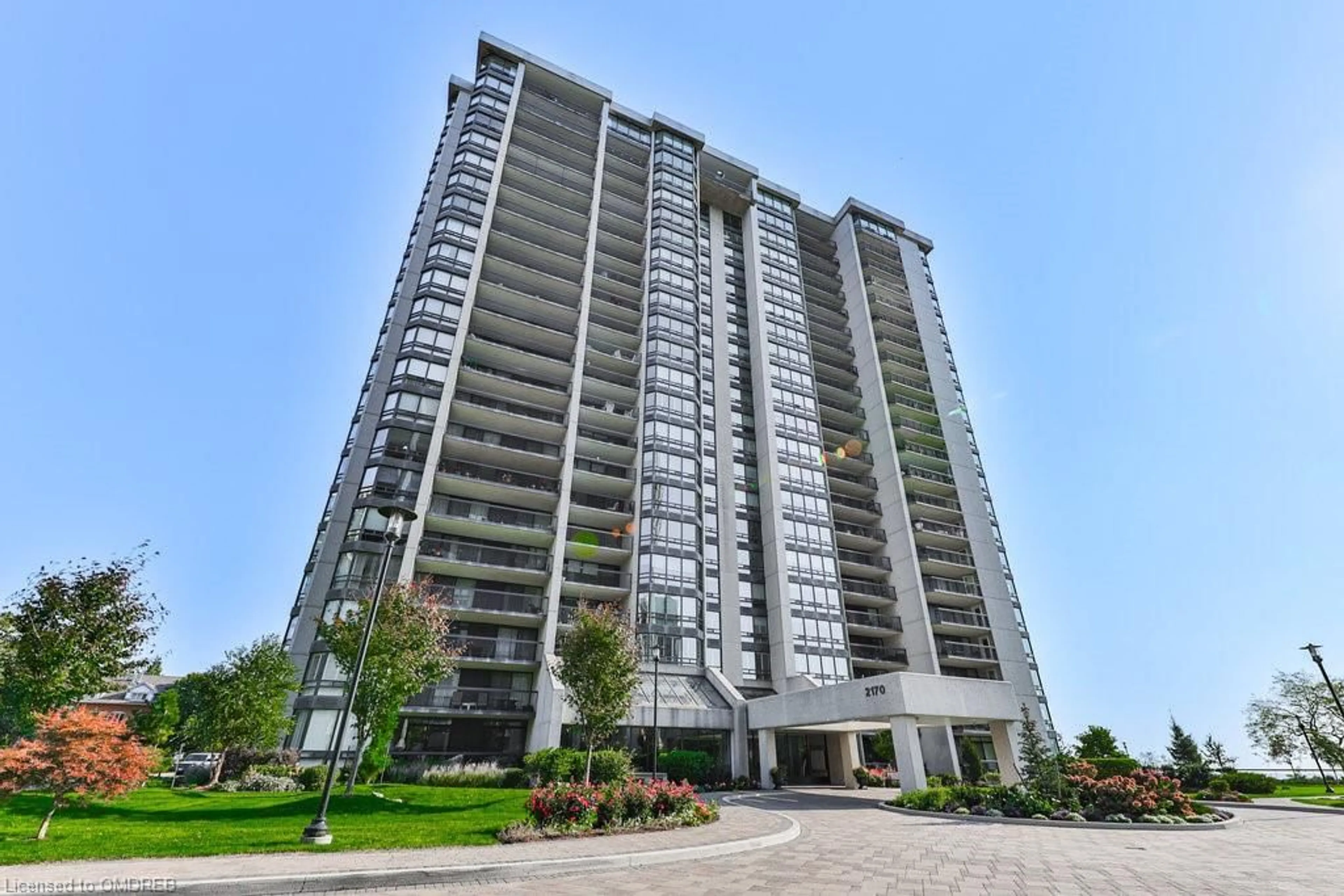 A pic from exterior of the house or condo, the front or back of building for 2170 Marine Dr #PH2, Oakville Ontario L6L 5V1