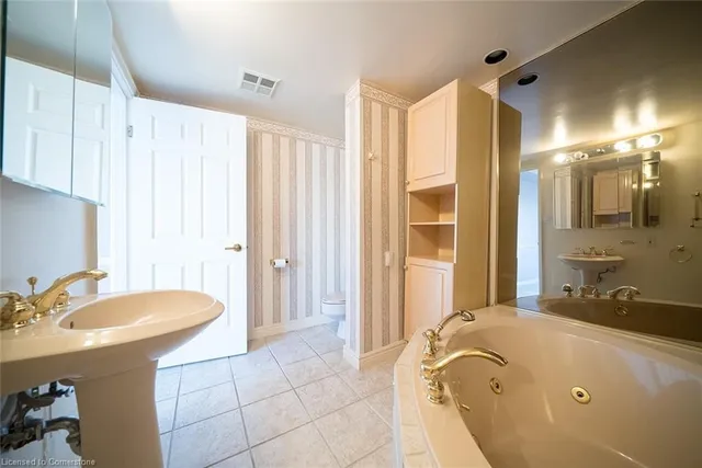 Additional property image - 49 Robinson St Unit 801