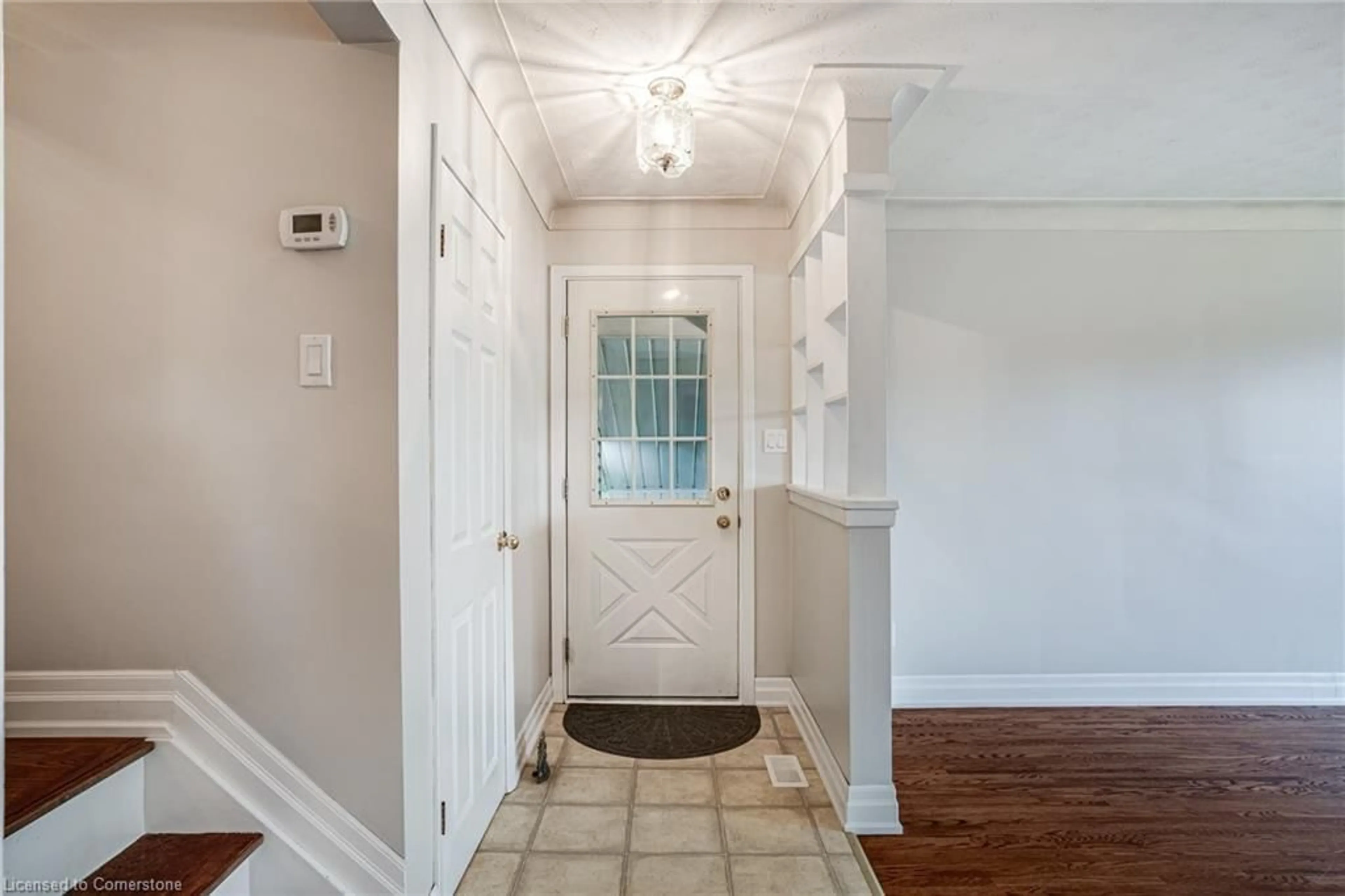 Indoor entryway, wood floors for 268 Orkney St, Caledonia Ontario N3W 1A9