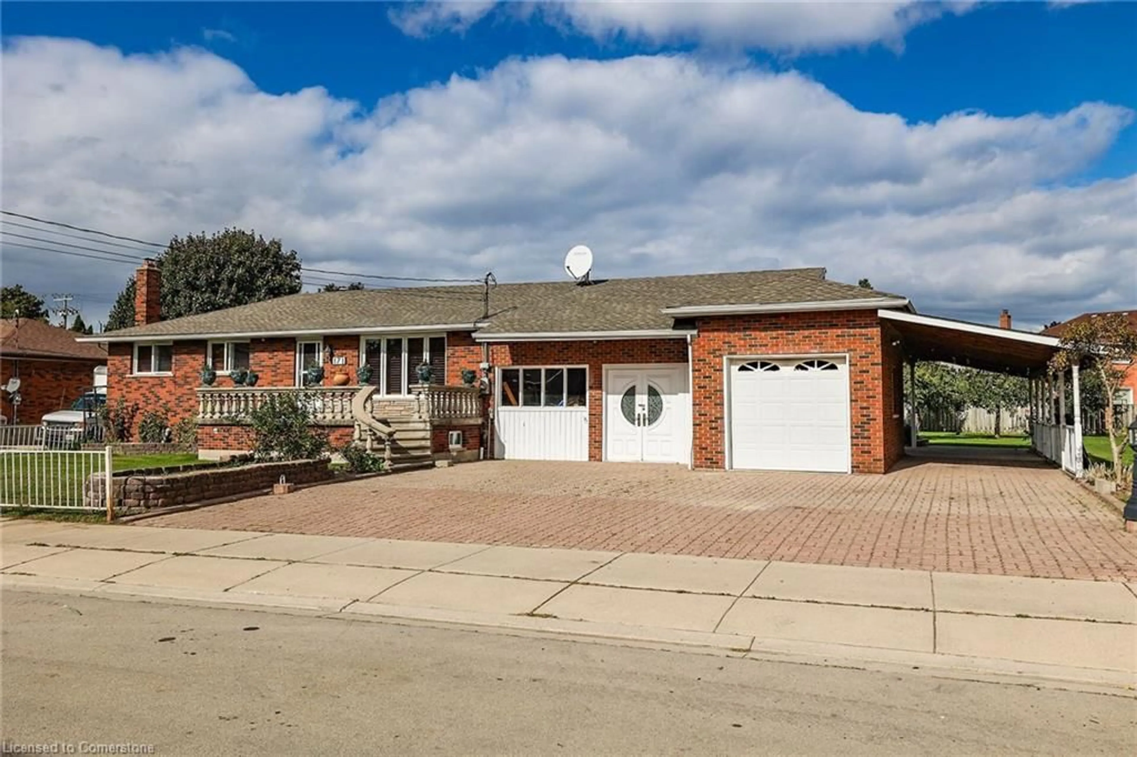 Home with brick exterior material for 171 Britannia Ave, Hamilton Ontario L8E 1T2