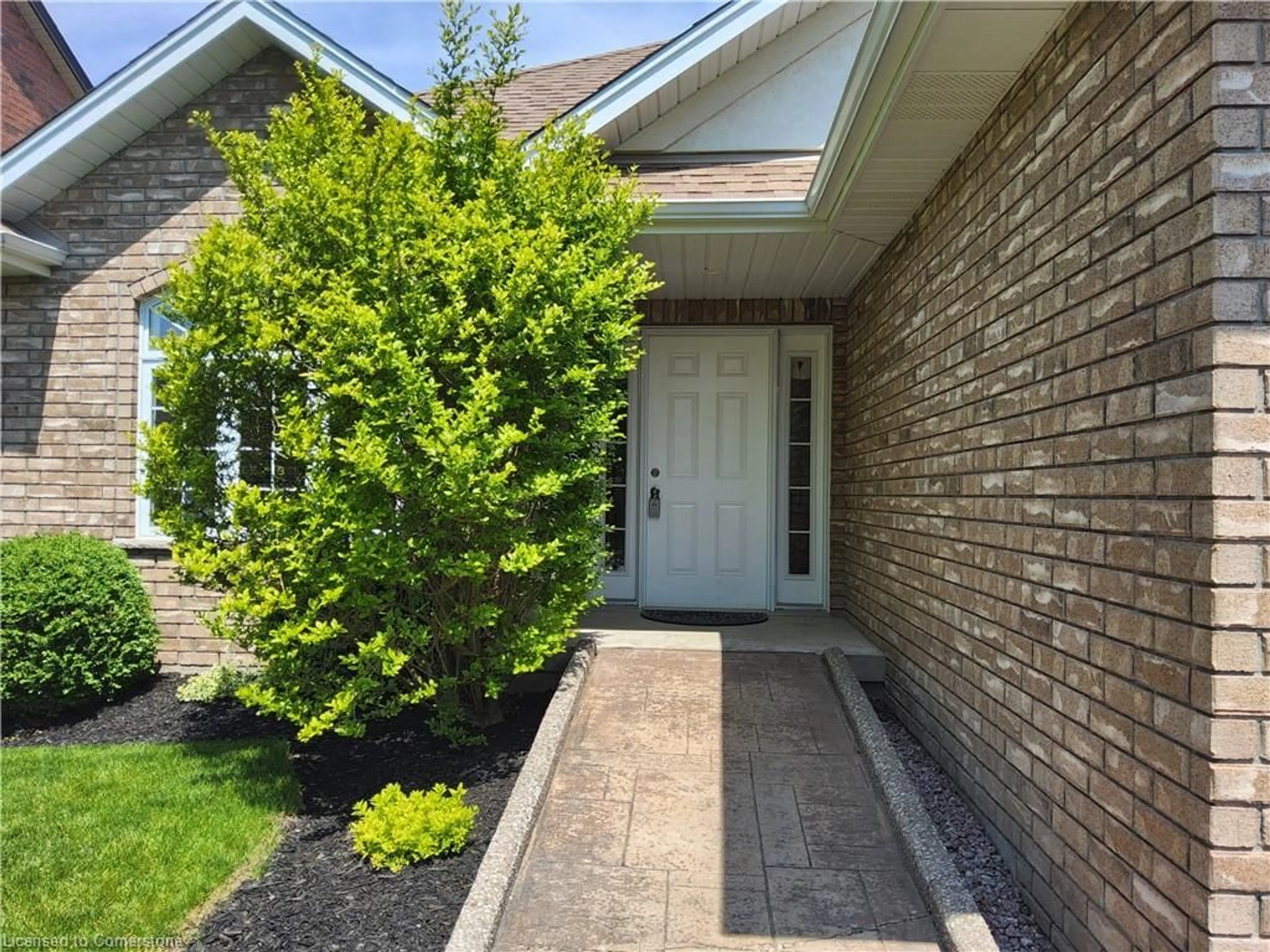 Home with brick exterior material for 39 Driftwood Dr, Simcoe Ontario N3Y 0A3