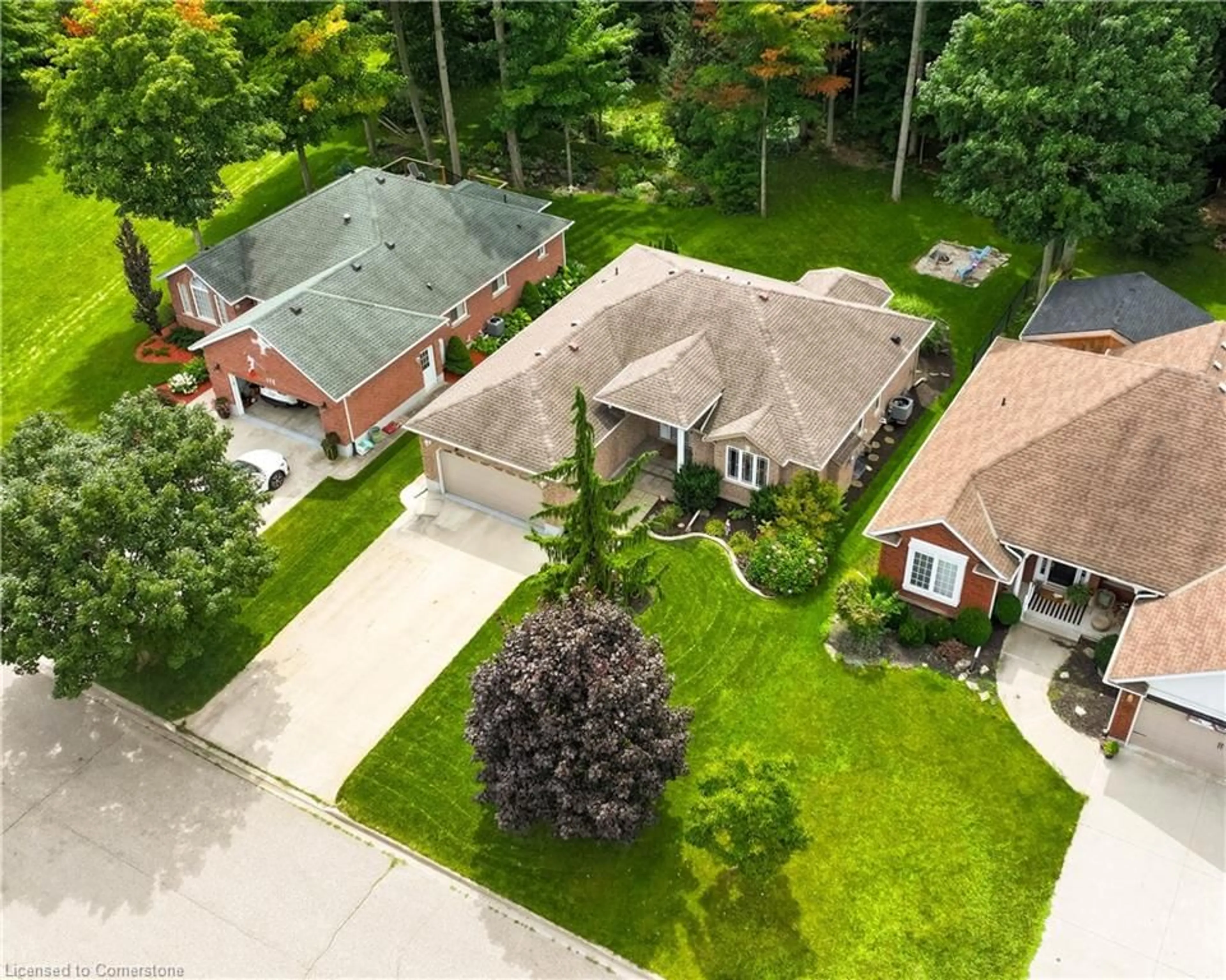 Frontside or backside of a home, cottage for 168 Eby Cres, New Hamburg Ontario N3A 1Z2