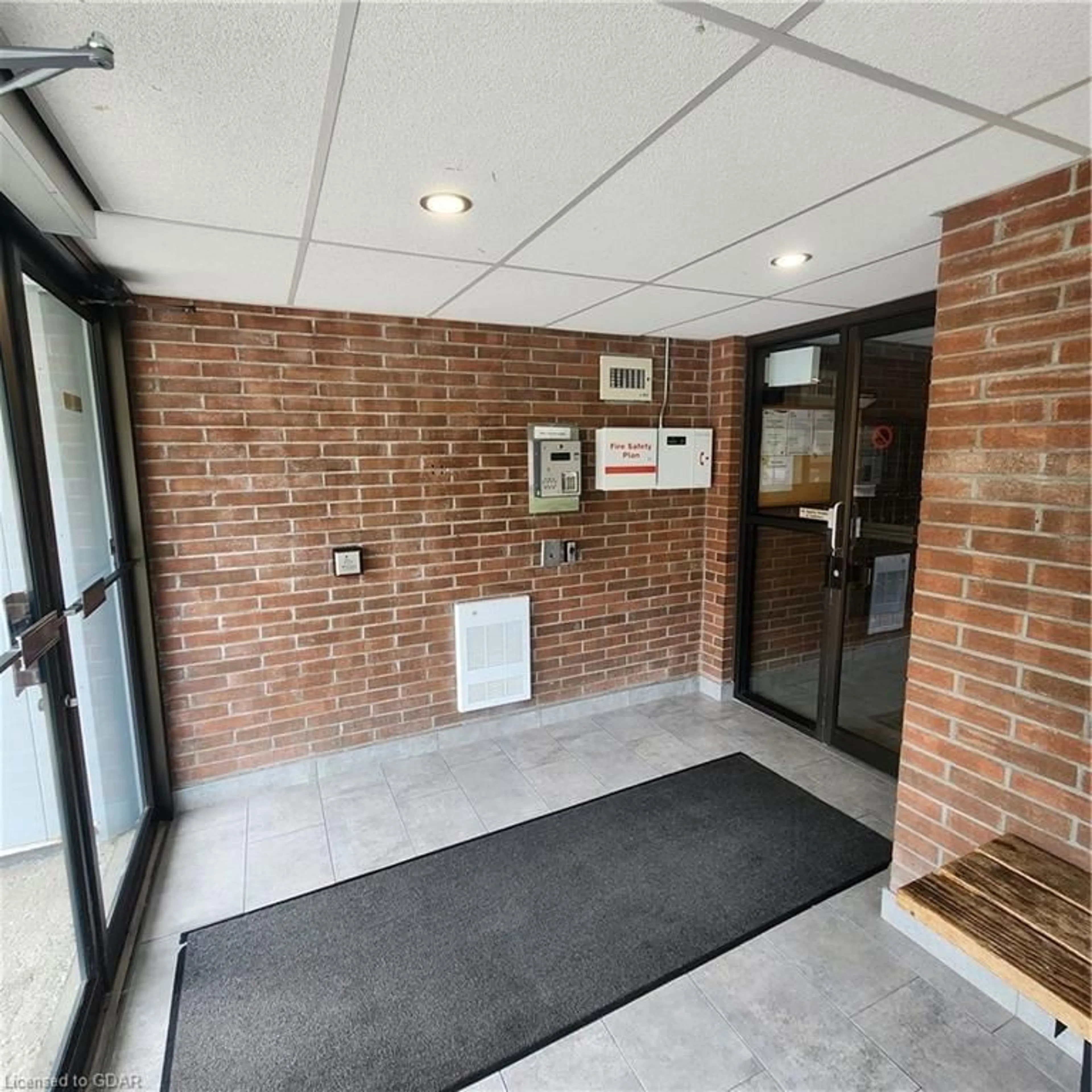 Indoor foyer, unknown floor for 65 Silvercreek Pky #307, Guelph Ontario N1H 7R9