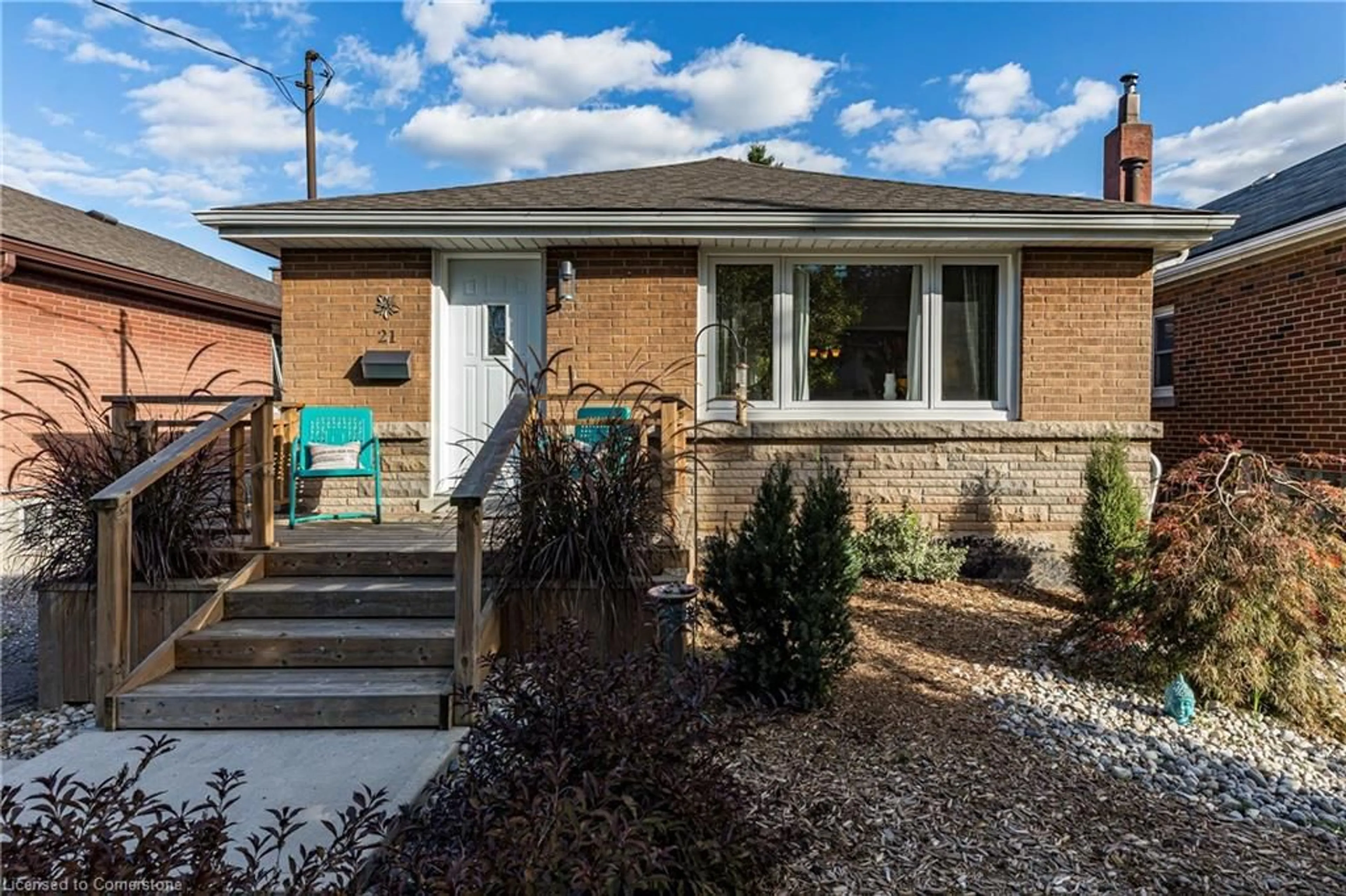 Home with brick exterior material for 21 Linwood Ave, Hamilton Ontario L8P 4P3