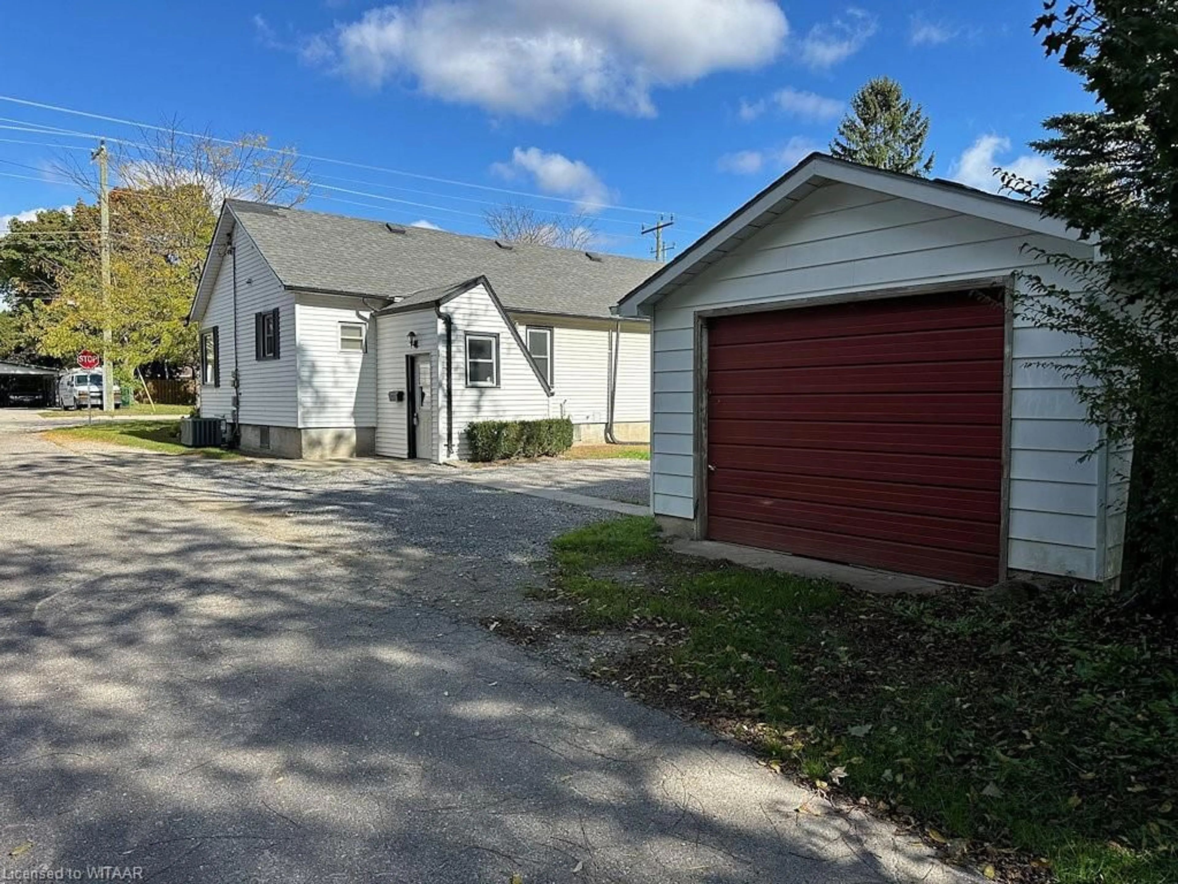 Frontside or backside of a home, cottage for 25 Fourth St, Tillsonburg Ontario N4G 1H1