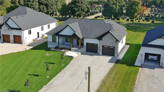14 St Ladislaus St, Courtland 2