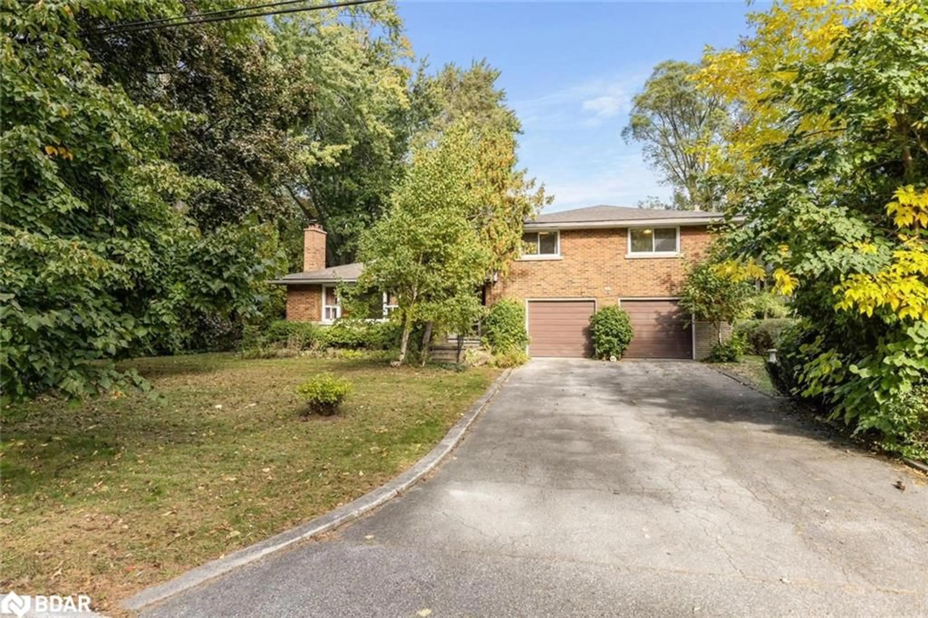 Frontside or backside of a home, the street view for 2113 Stonehouse Cres, Peel Ontario L5H 3H9