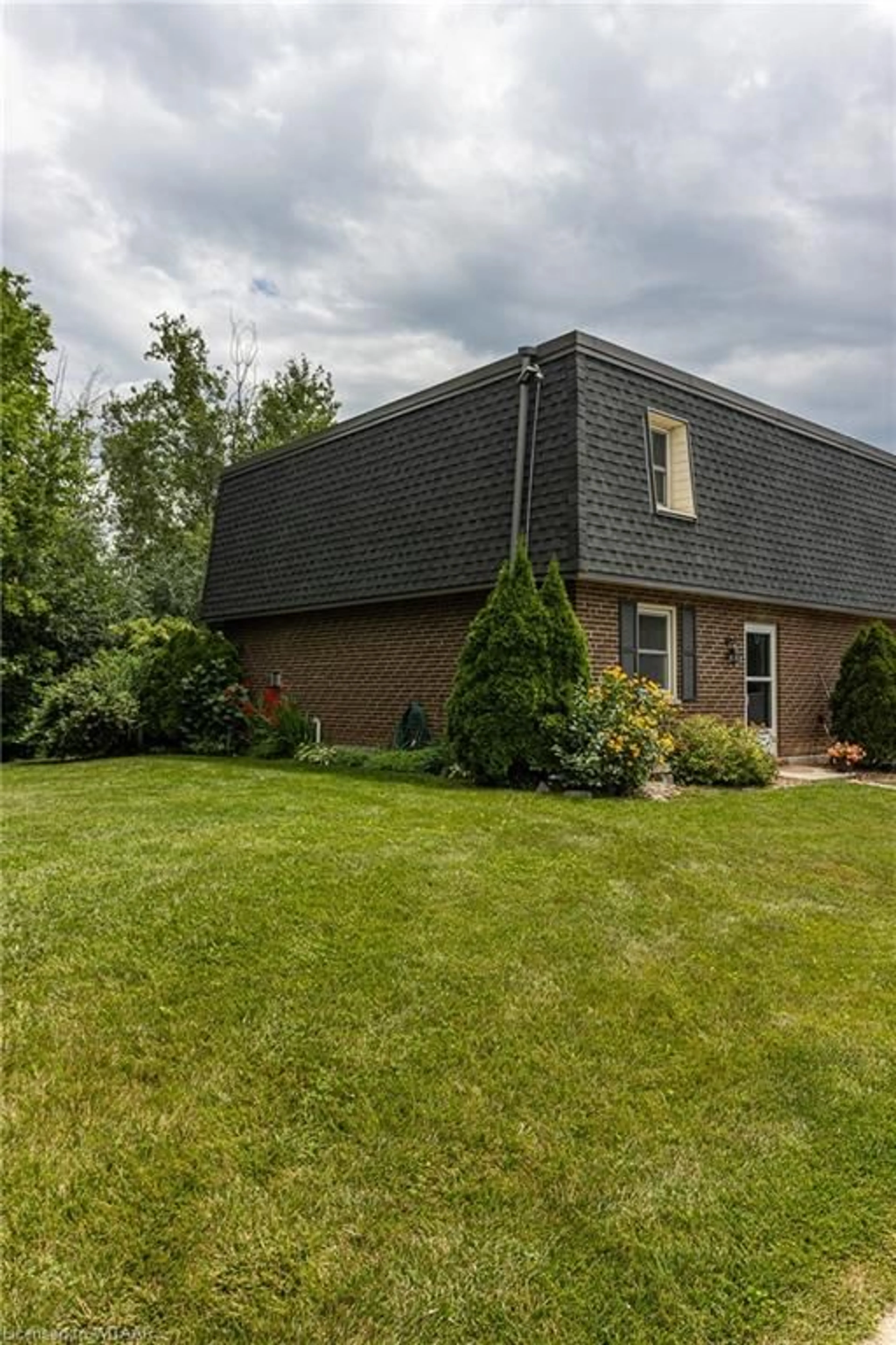 Frontside or backside of a home, cottage for 598 Durham Cres #20, Woodstock Ontario N4S 5X3