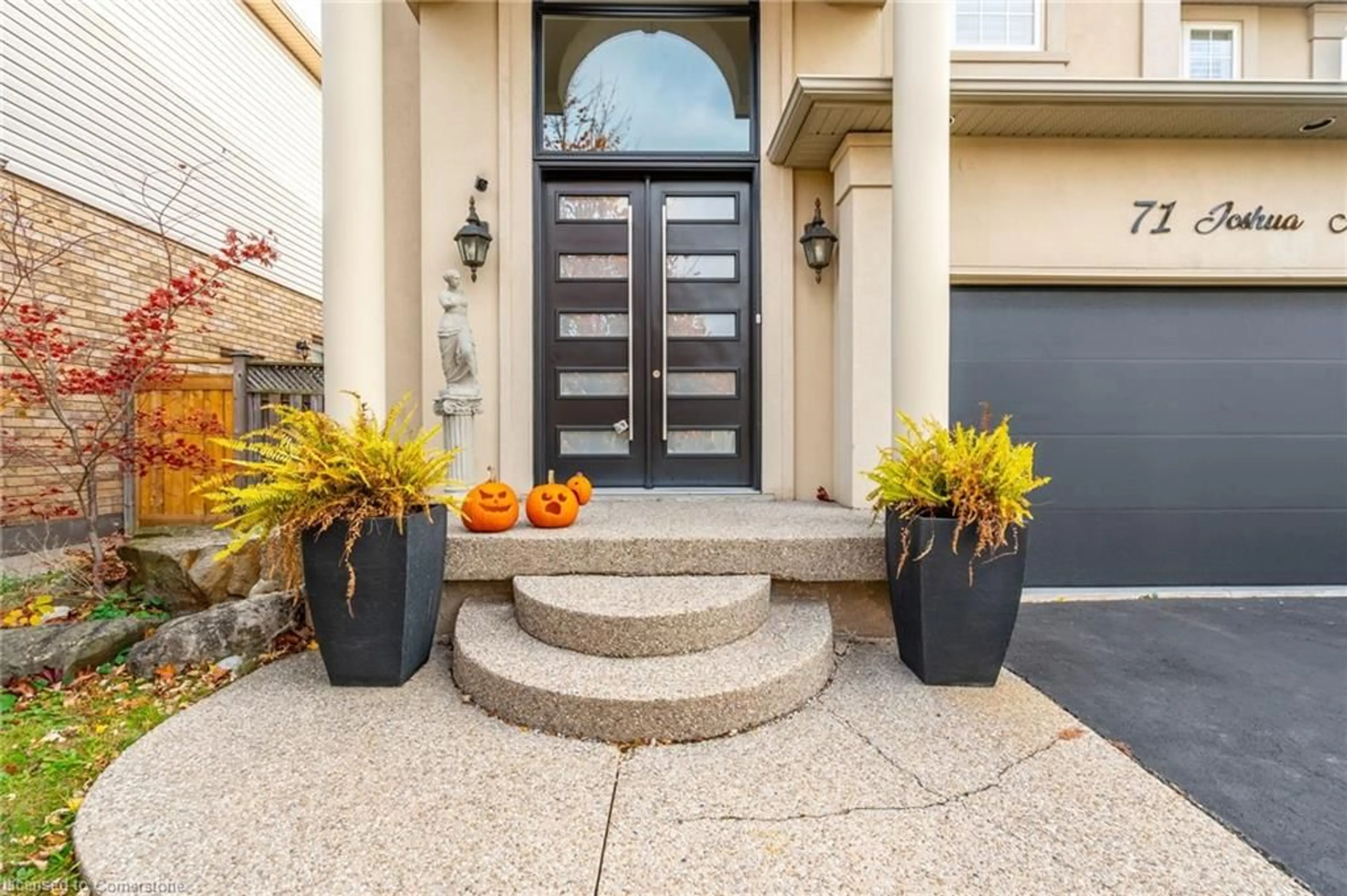 Indoor entryway, ceramic floors for 71 Joshua Ave, Ancaster Ontario L9K 1P8