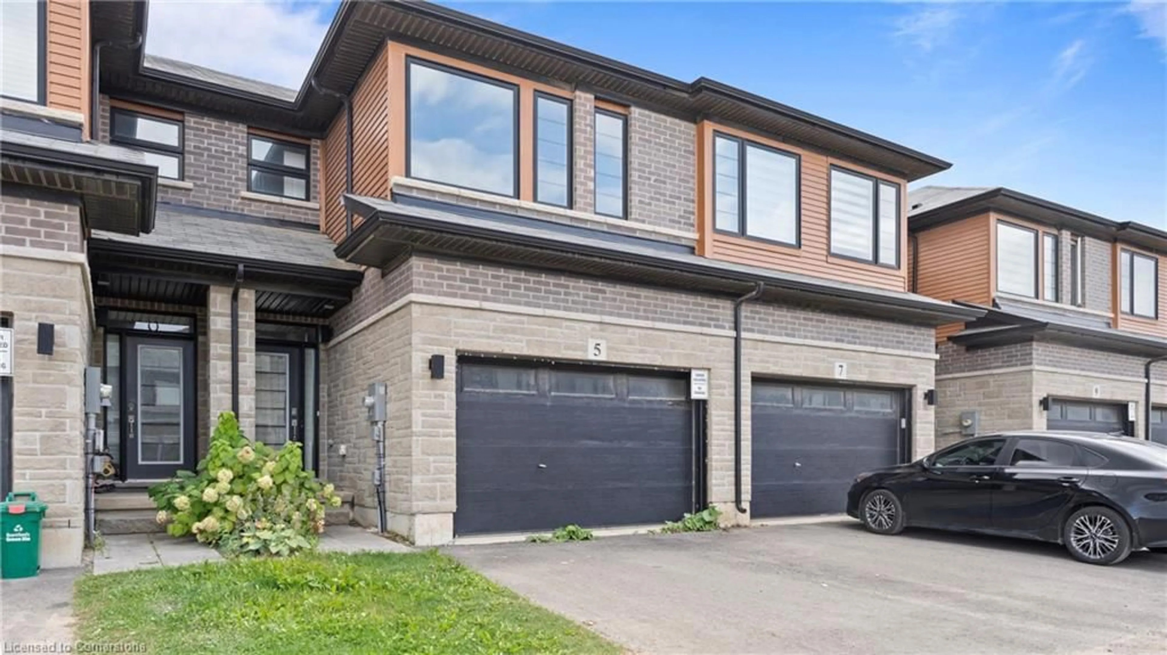 Frontside or backside of a home, the street view for 5 Bellhouse Ave, Brantford Ontario N3T 0T9