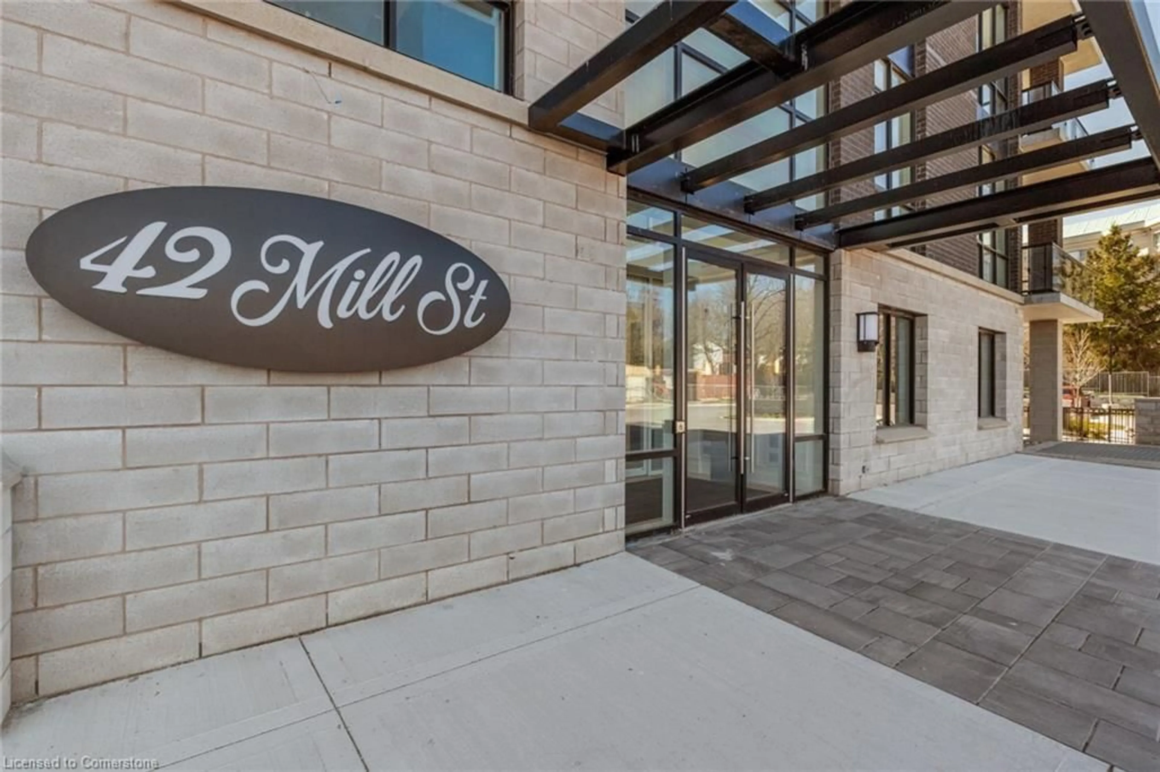 Indoor foyer for 42 Mill St #205, Georgetown Ontario L7G 0P9