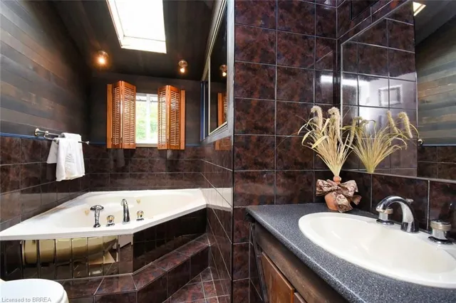 Additional property image - 20 Northgate Dr