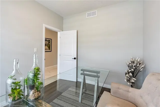 Additional property image - 955 Stonecliffe Walk
