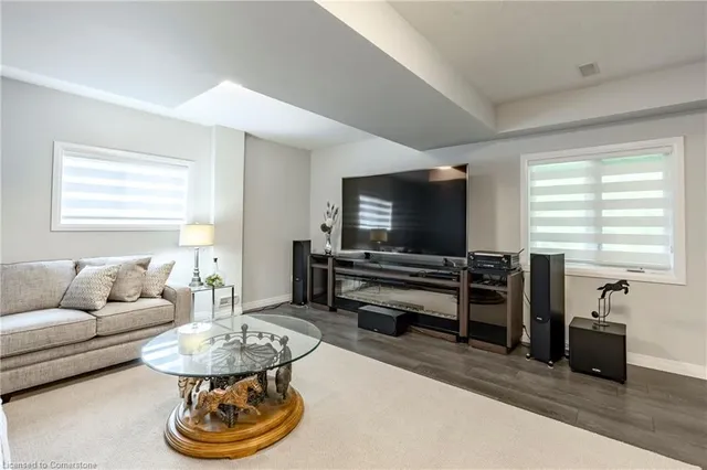 Additional property image - 955 Stonecliffe Walk