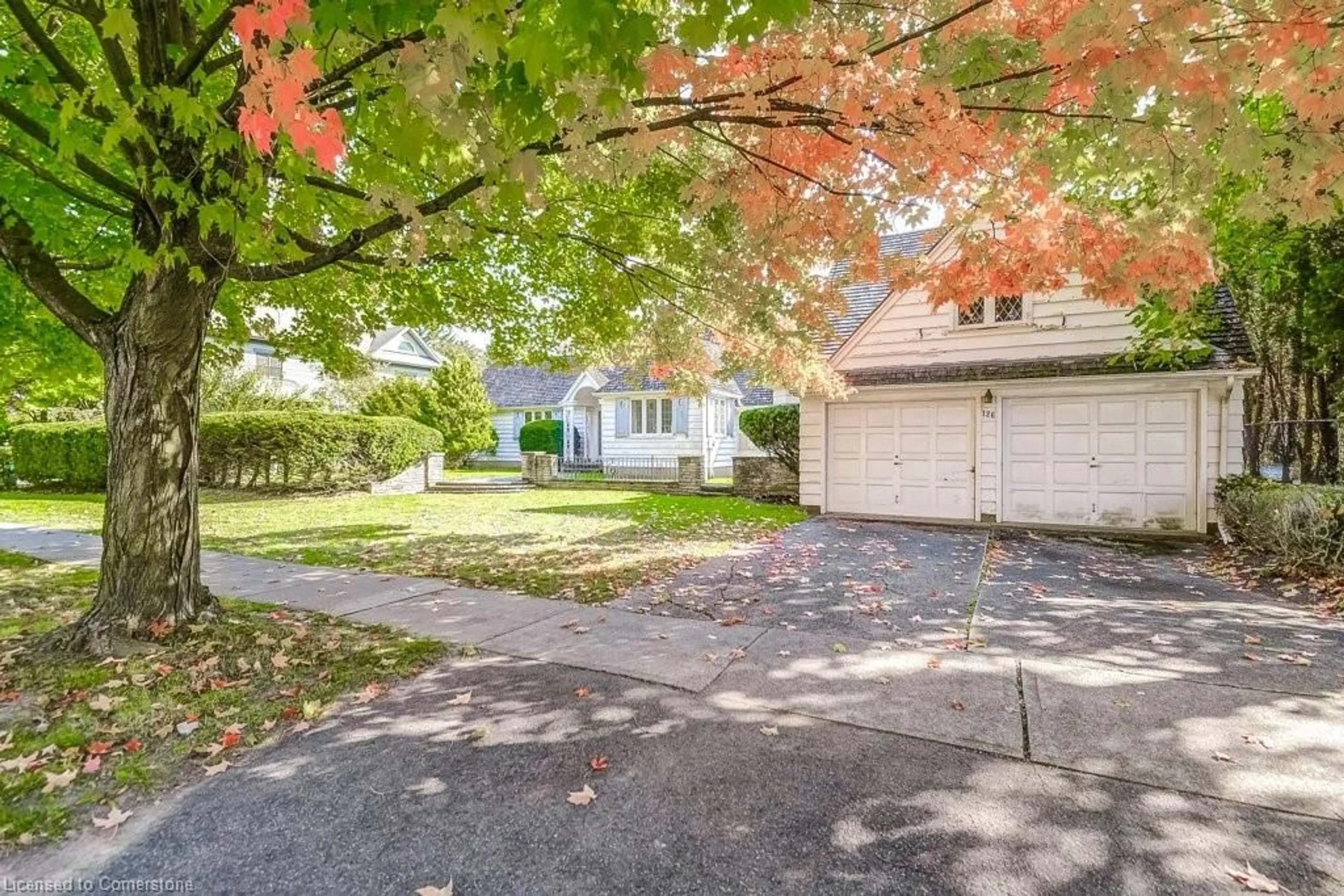 Frontside or backside of a home, the street view for 126 Gate St, Niagara-on-the-Lake Ontario L0S 1J0