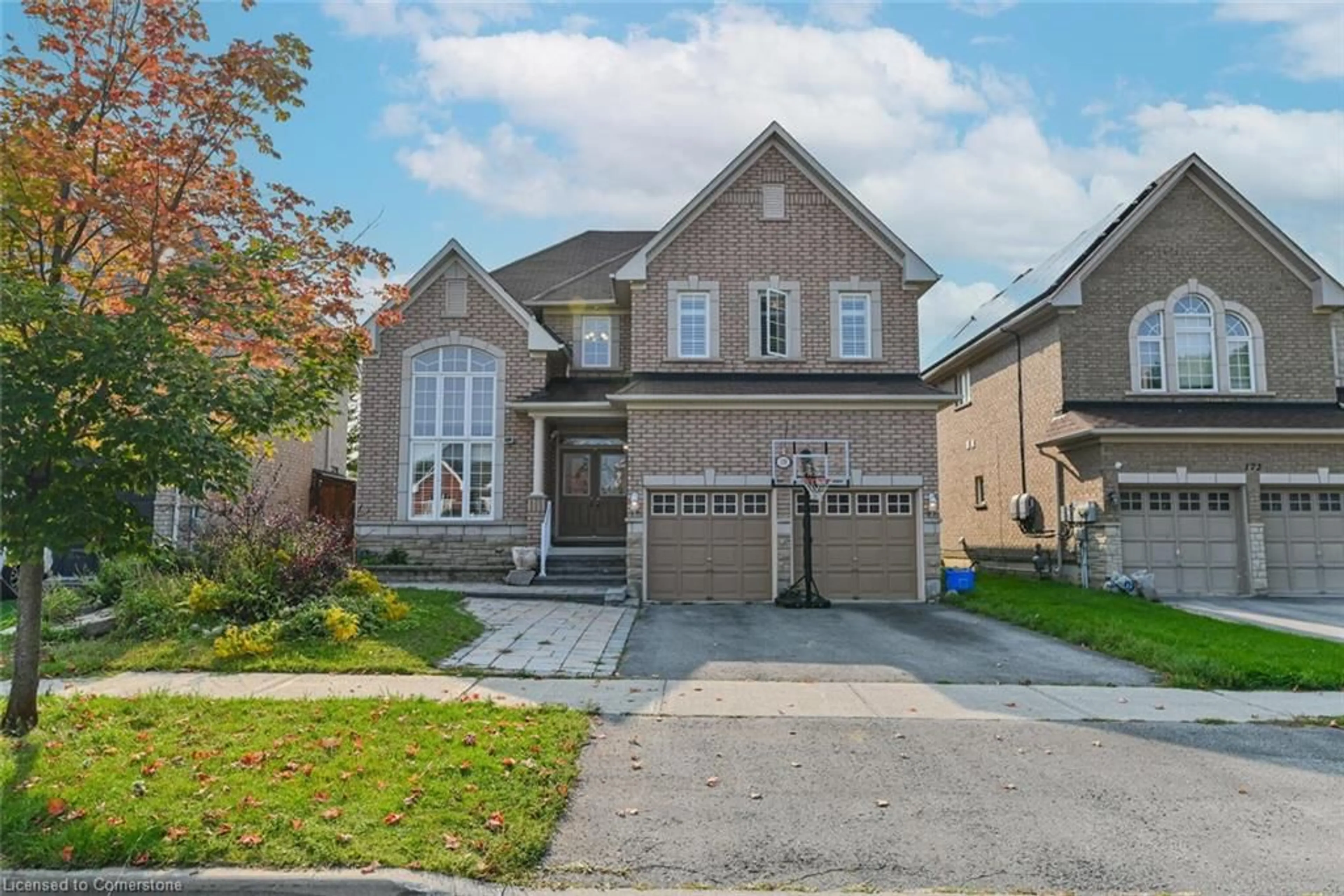 Frontside or backside of a home, the street view for 170 The Queens Way, Barrie Ontario L4M 0B5