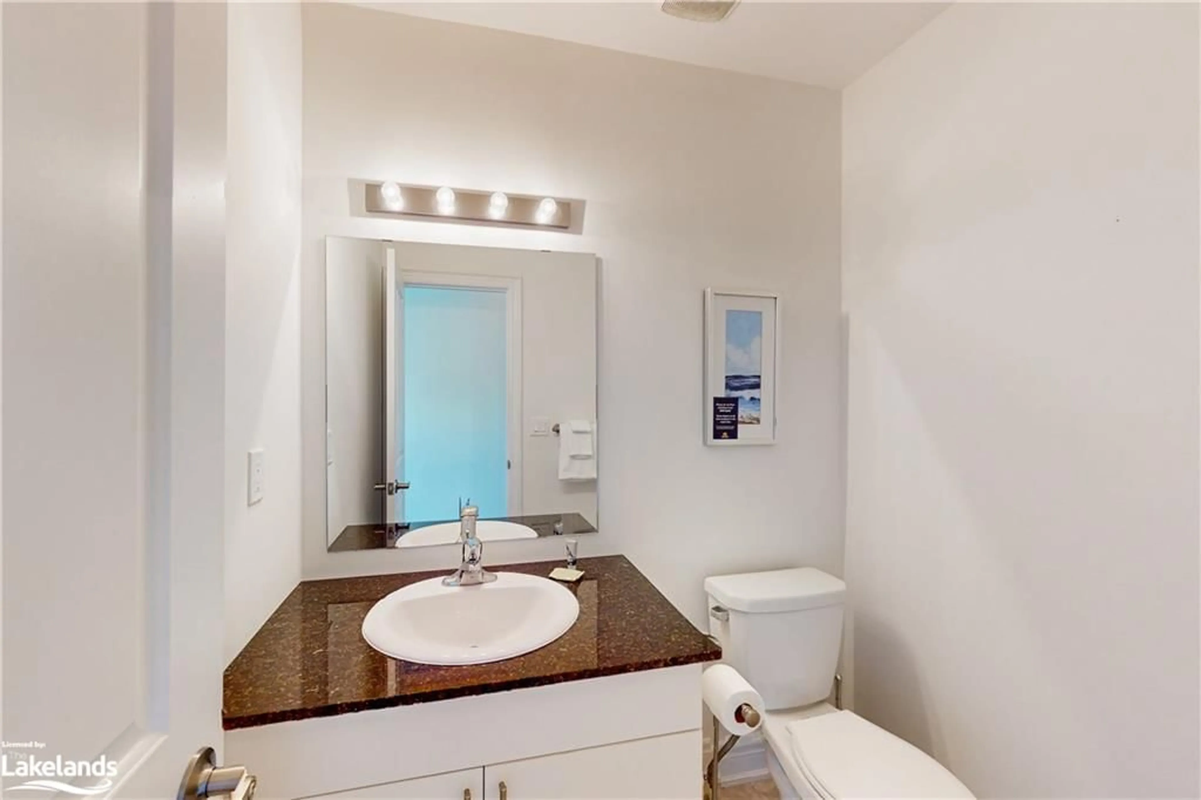 Standard bathroom, wood floors for 171 Snowbridge Way #31, The Blue Mountains Ontario L9Y 0V1