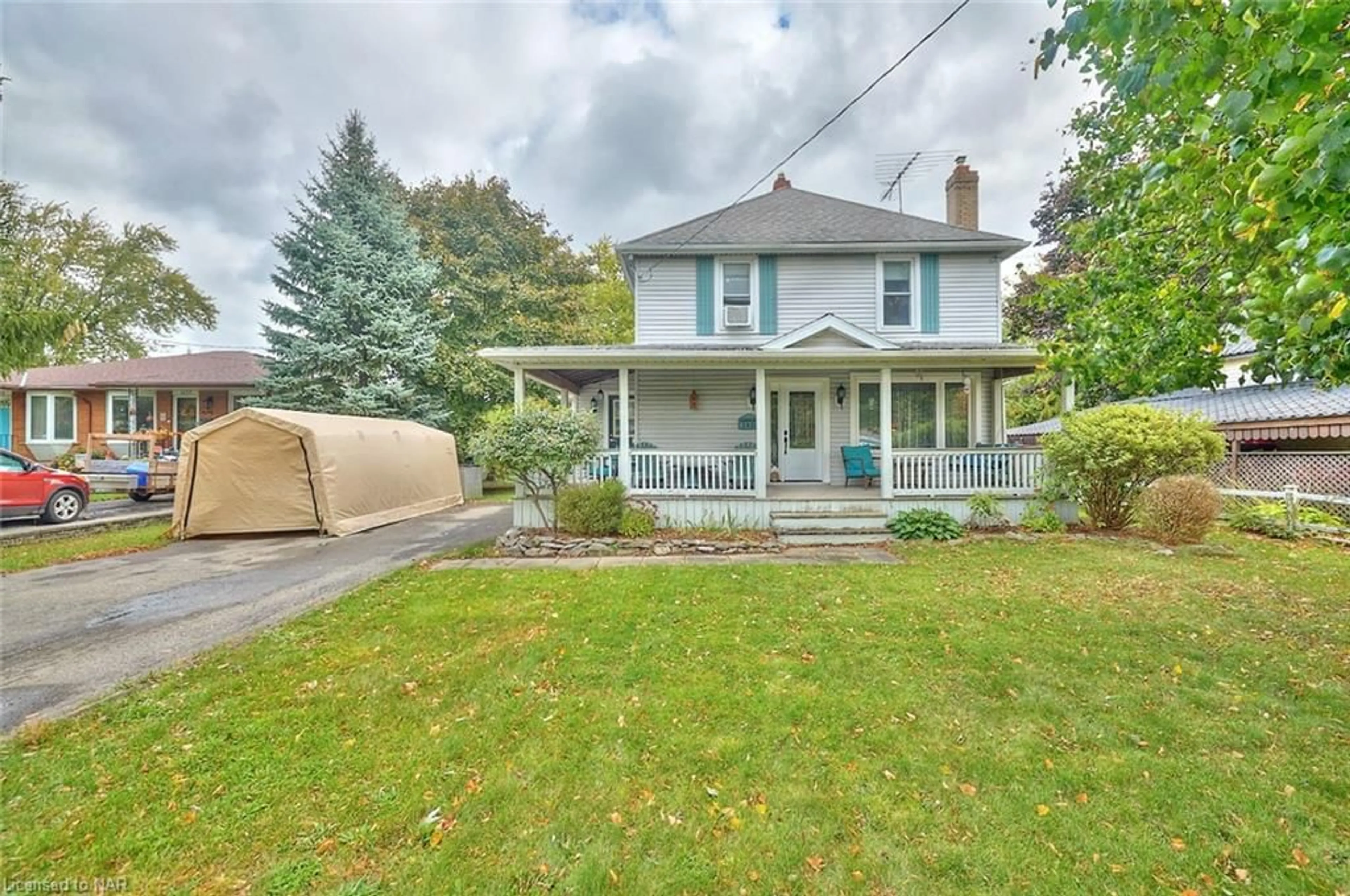 Frontside or backside of a home, cottage for 1435 Station St St, Fonthill Ontario L0S 1E0