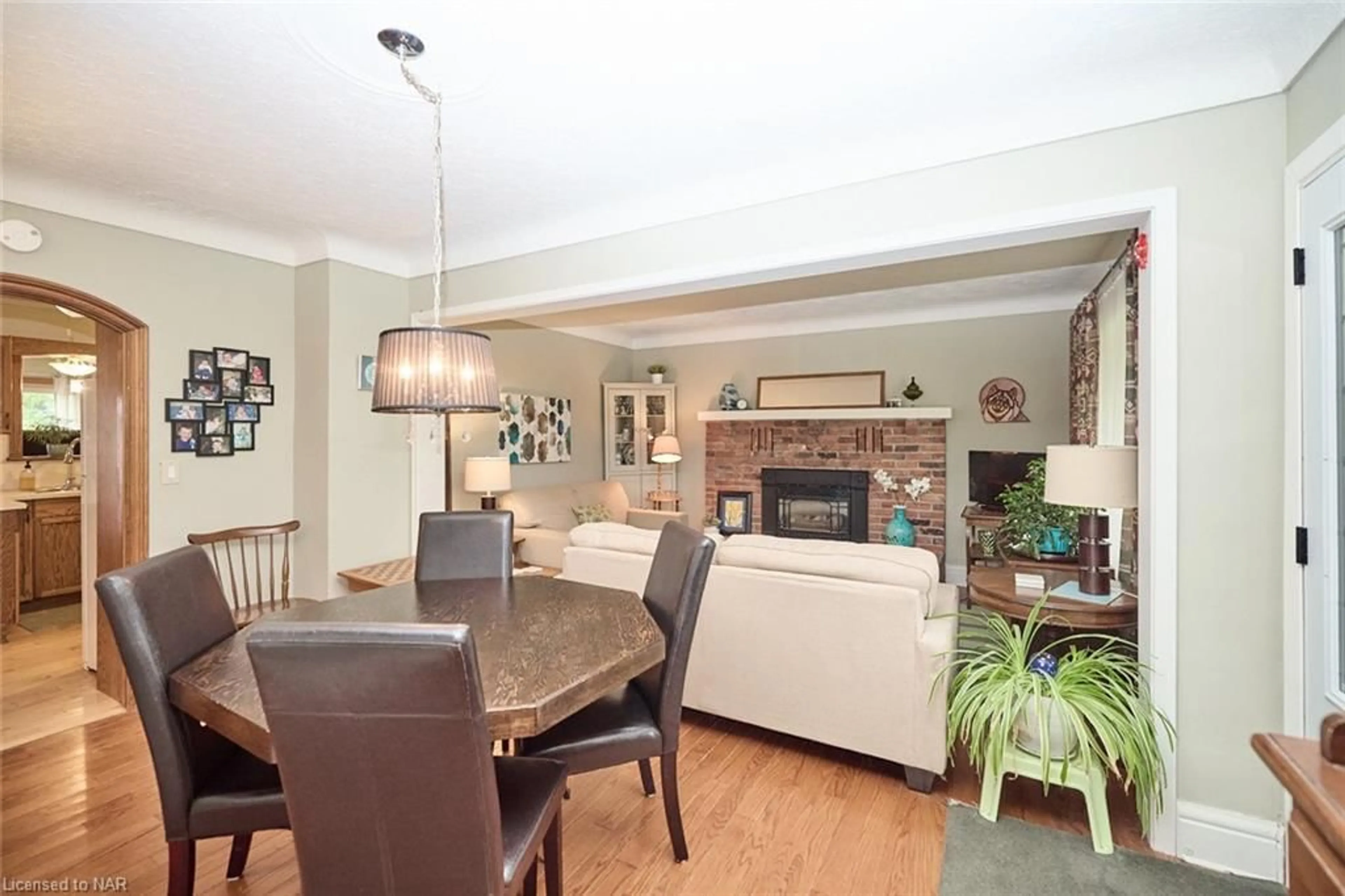 Dining room, wood floors, cottage for 1435 Station St St, Fonthill Ontario L0S 1E0