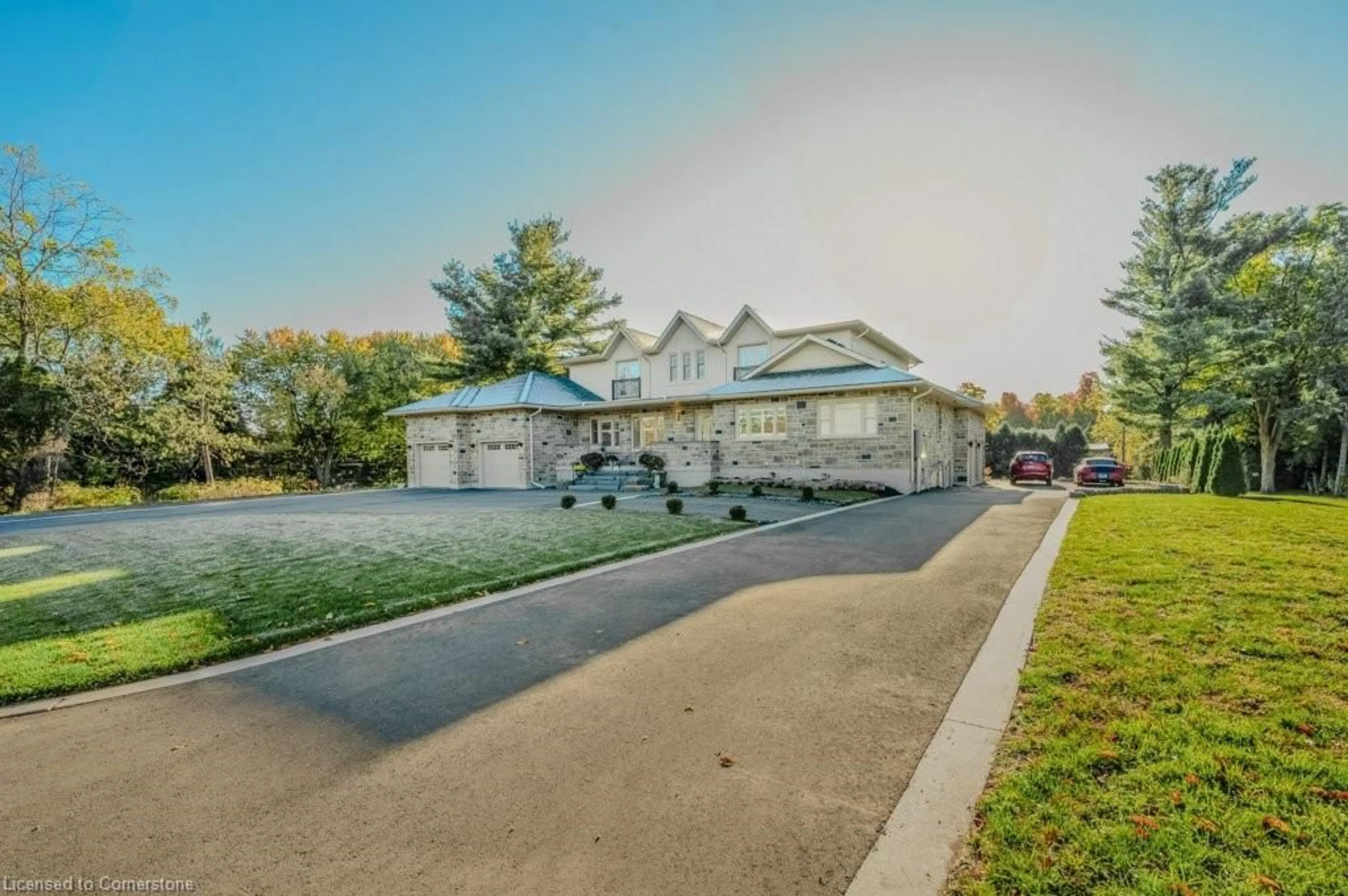 A pic from exterior of the house or condo, the street view for 1354 1 Side Road, Burlington Ontario L7P 0R9