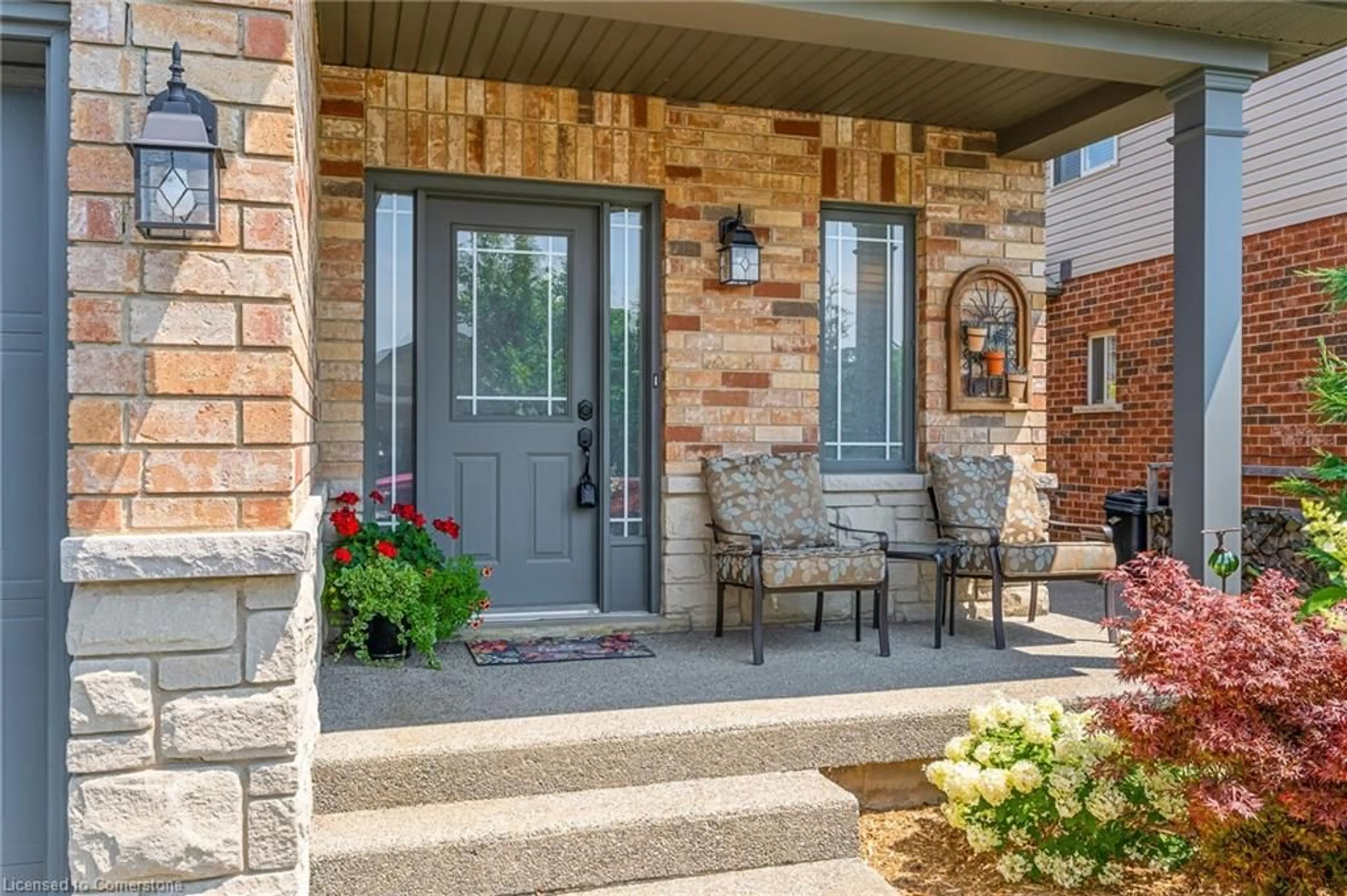 Indoor entryway, wood floors for 72 Windwood Dr, Hamilton Ontario L0R 1C0