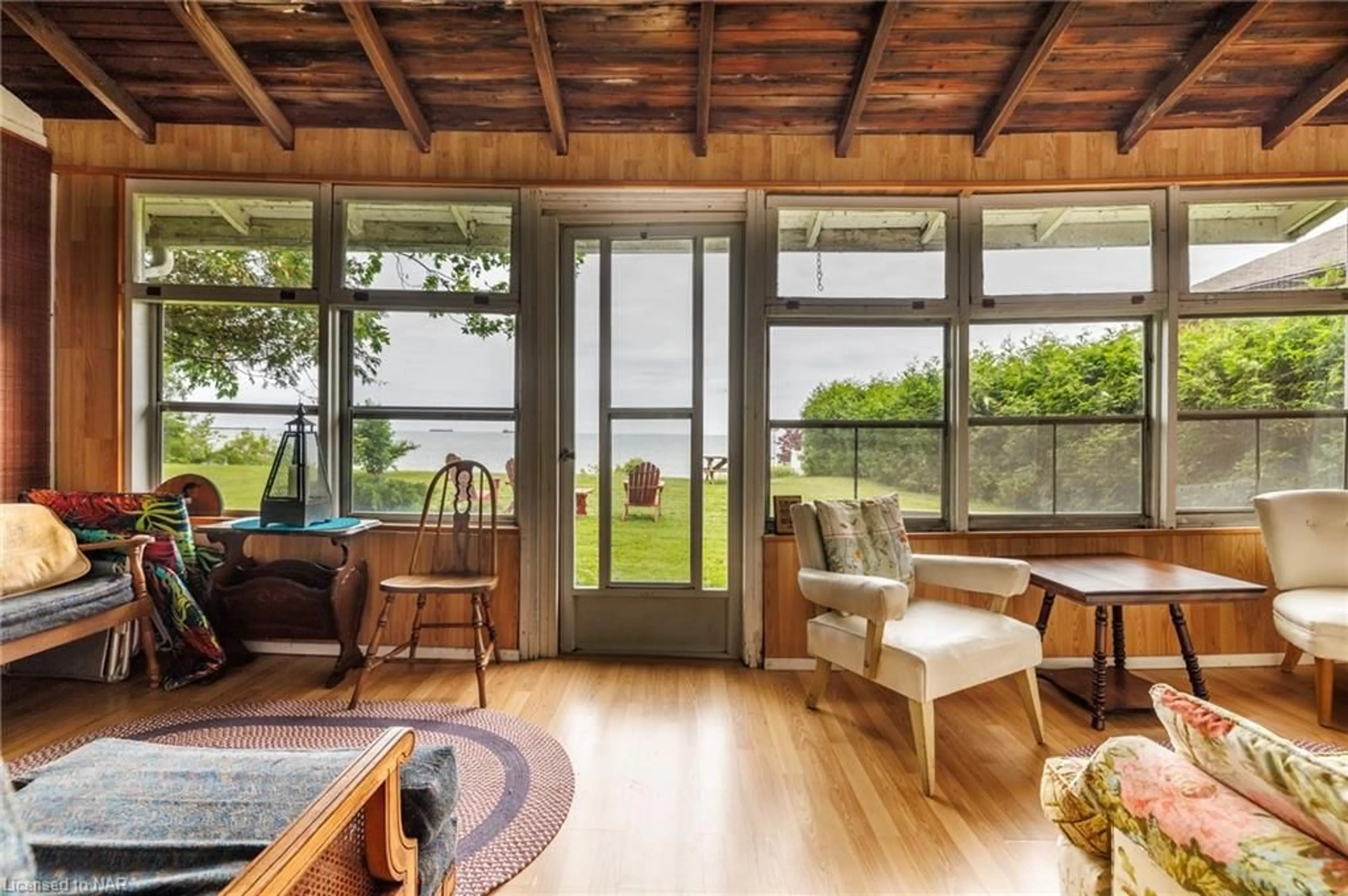 Living room, wood floors for 6 Firelane 14d Rd, Niagara-on-the-Lake Ontario L0S 1J0