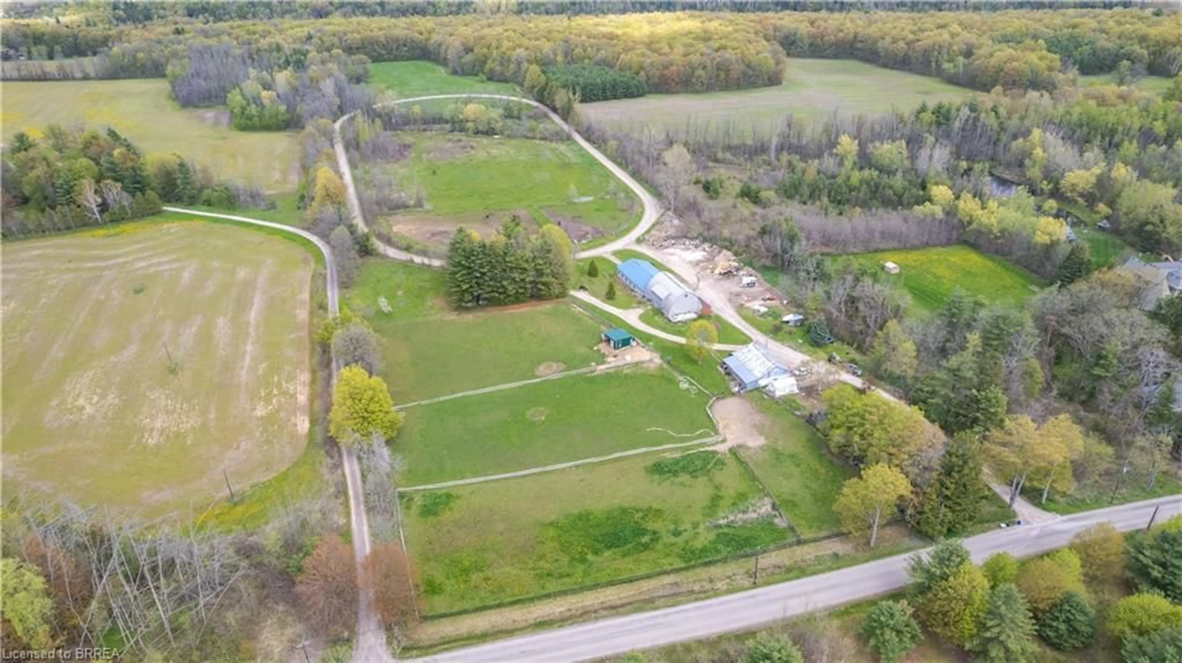 A pic from exterior of the house or condo, the fenced backyard for 5127 Milburough Line, Burlington Ontario L7P 0C6