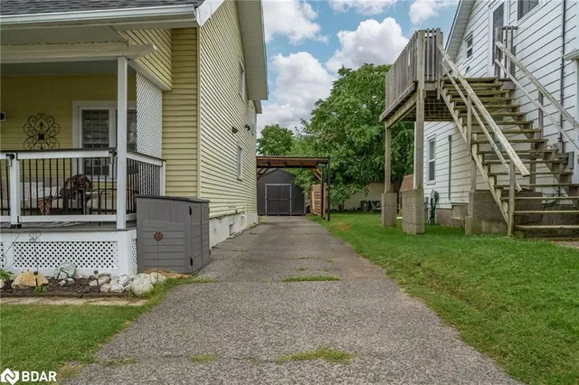 251 King St, Trenton 2