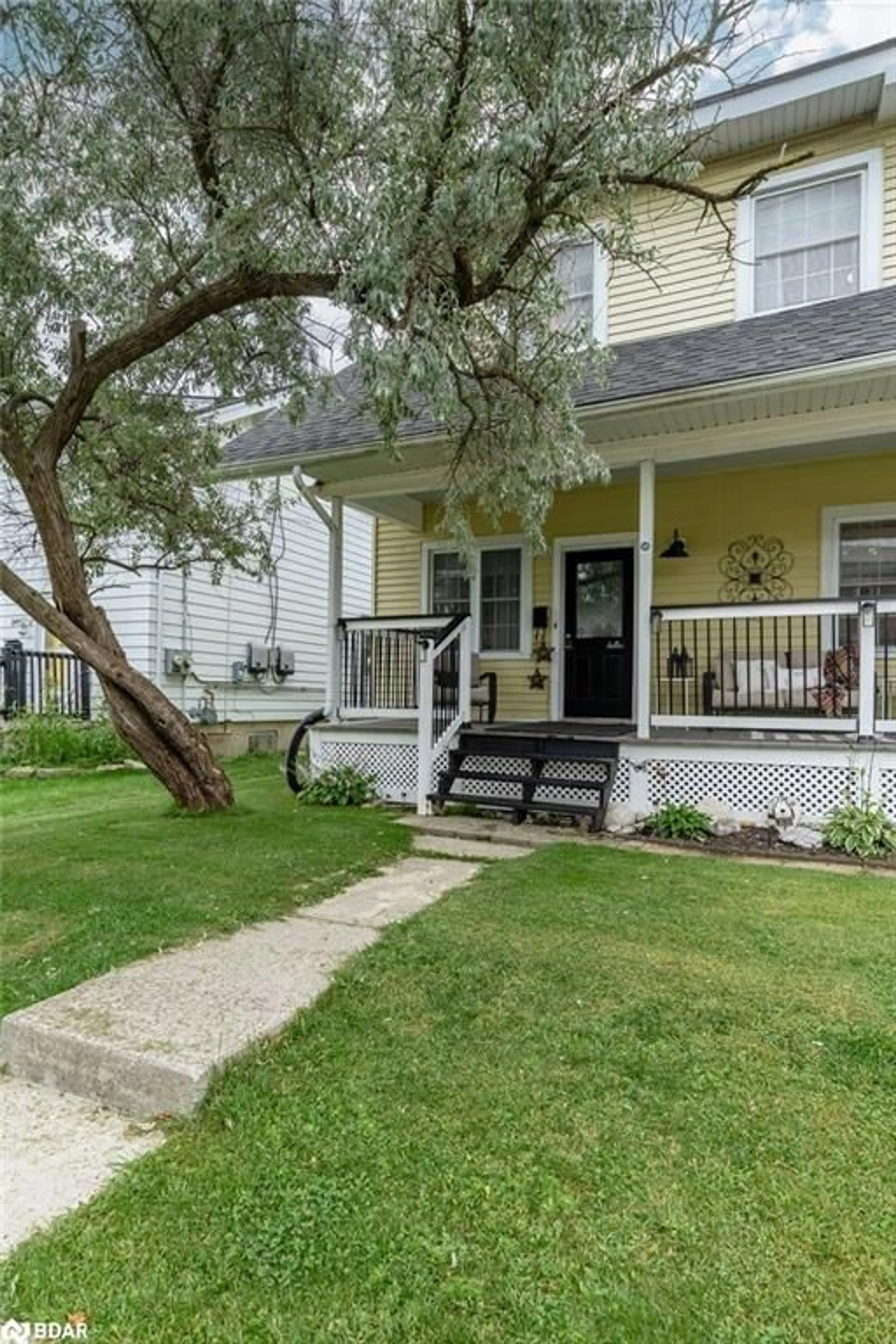 Frontside or backside of a home, cottage for 251 King St, Trenton Ontario K8V 3X2