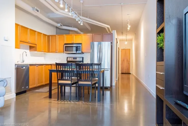 Additional property image - 66 Bay St Unit 613