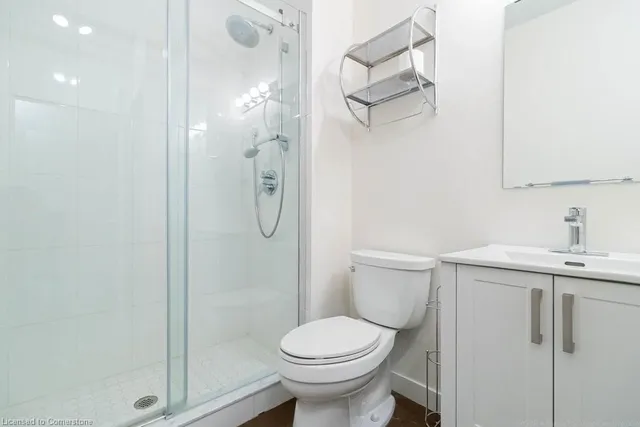 Additional property image - 66 Bay St Unit 613