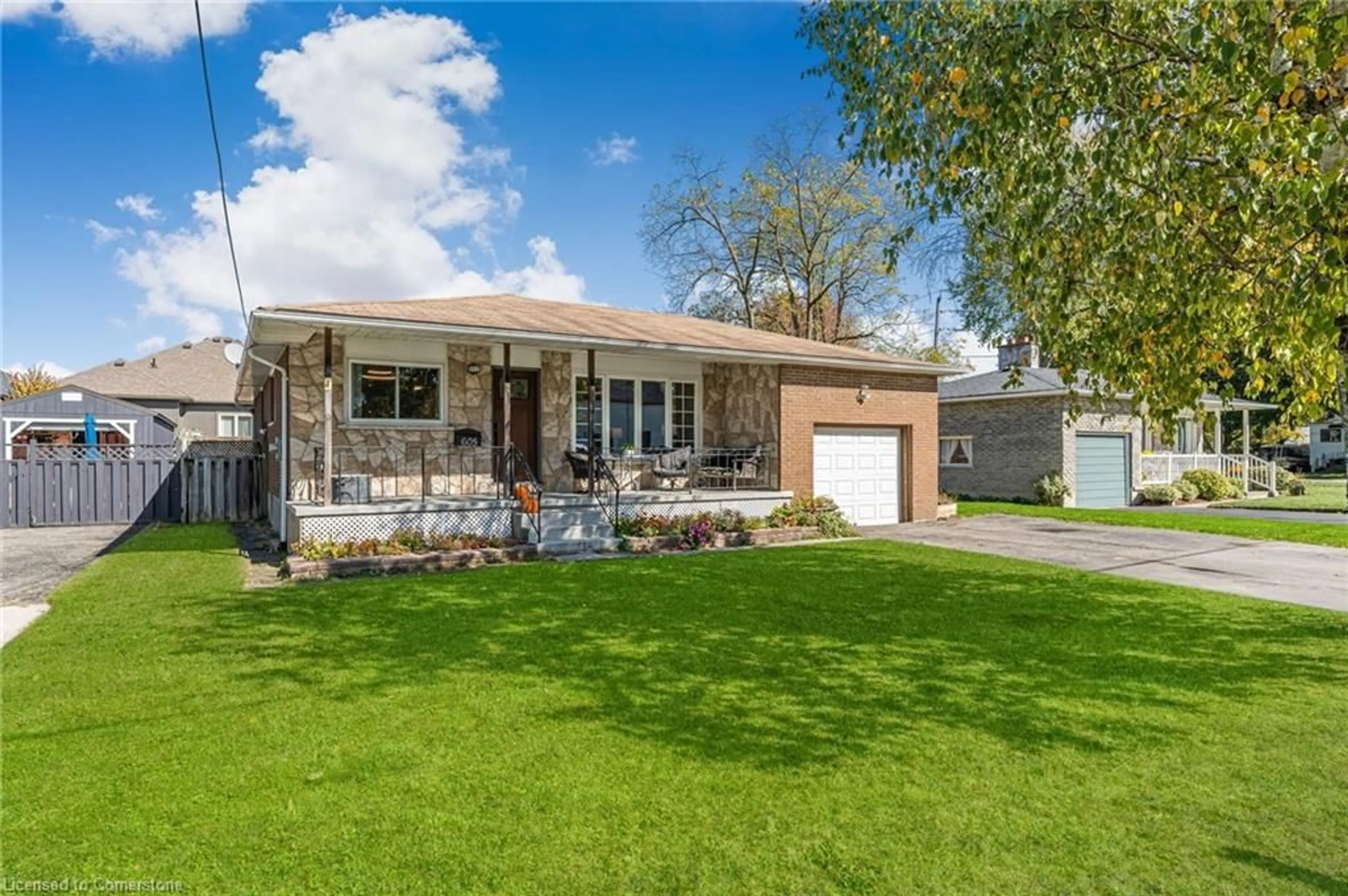 Frontside or backside of a home, cottage for 605 Alder St, Dunnville Ontario N1A 1S4