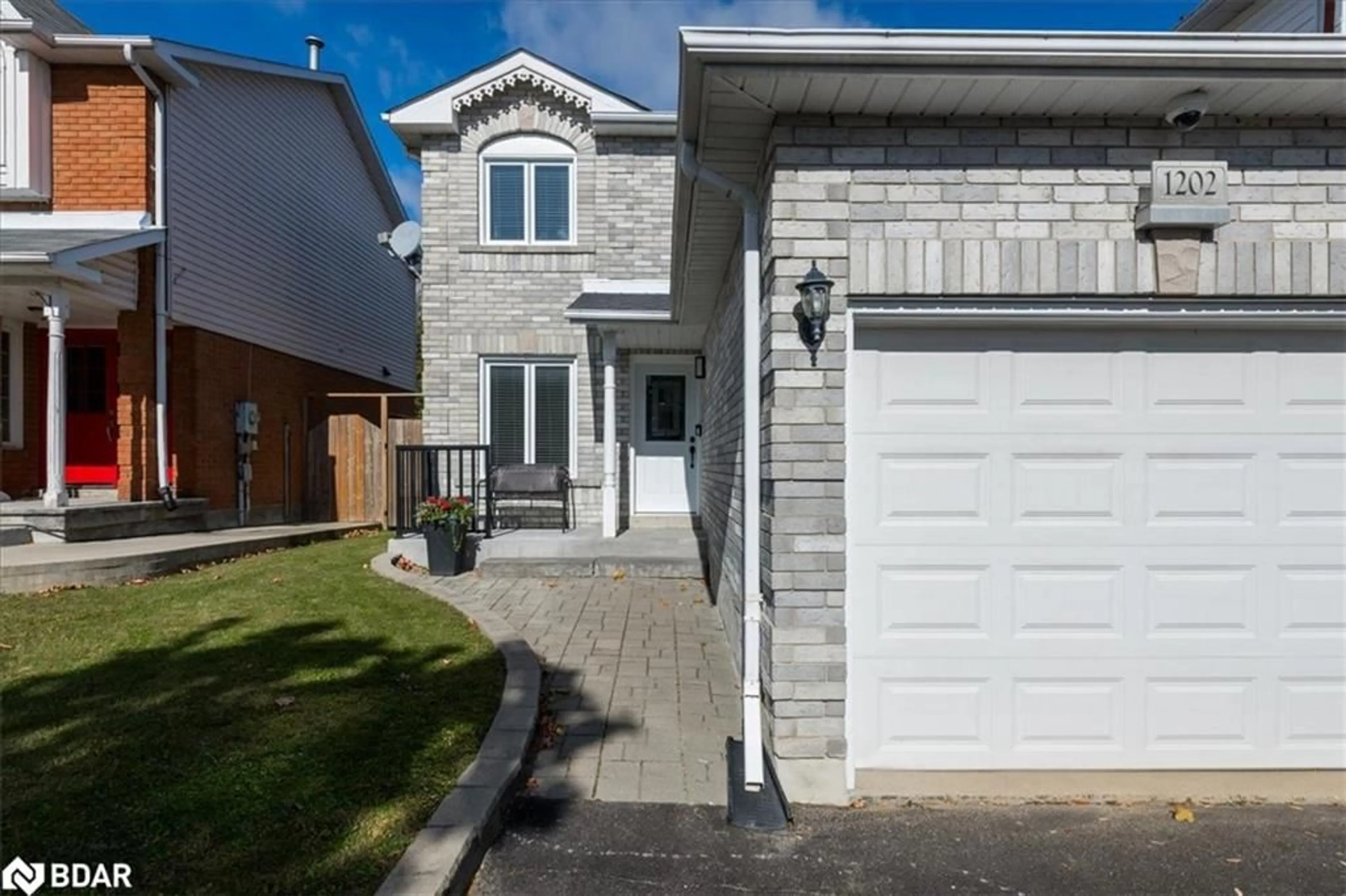 Frontside or backside of a home, cottage for 1202 Benson St, Innisfil Ontario L9S 1Y5