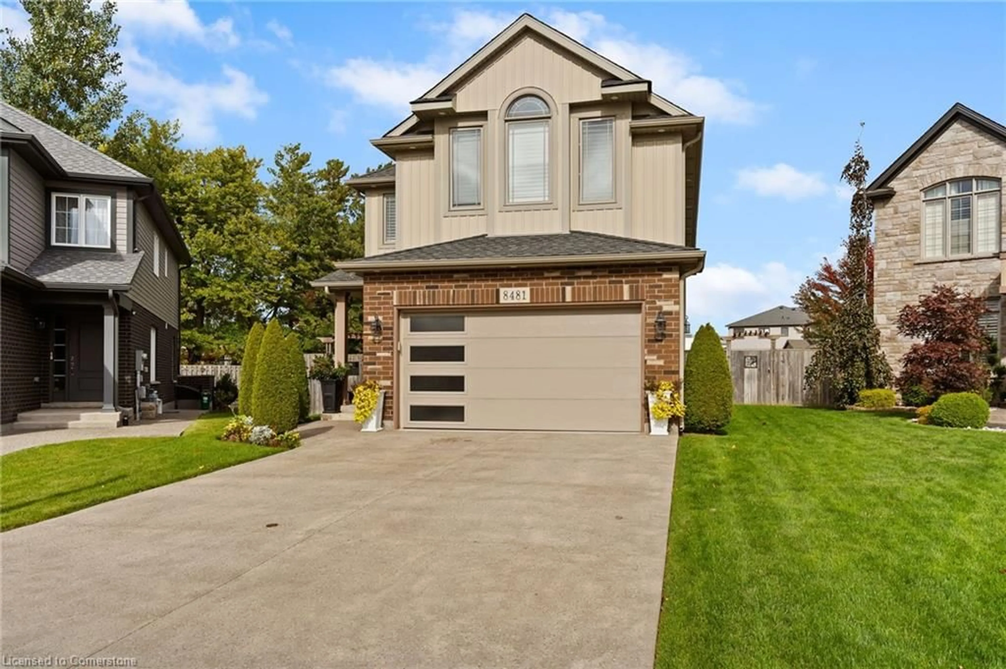 Frontside or backside of a home, cottage for 8481 Jennifer Cres, Niagara Falls Ontario L2H 0J3