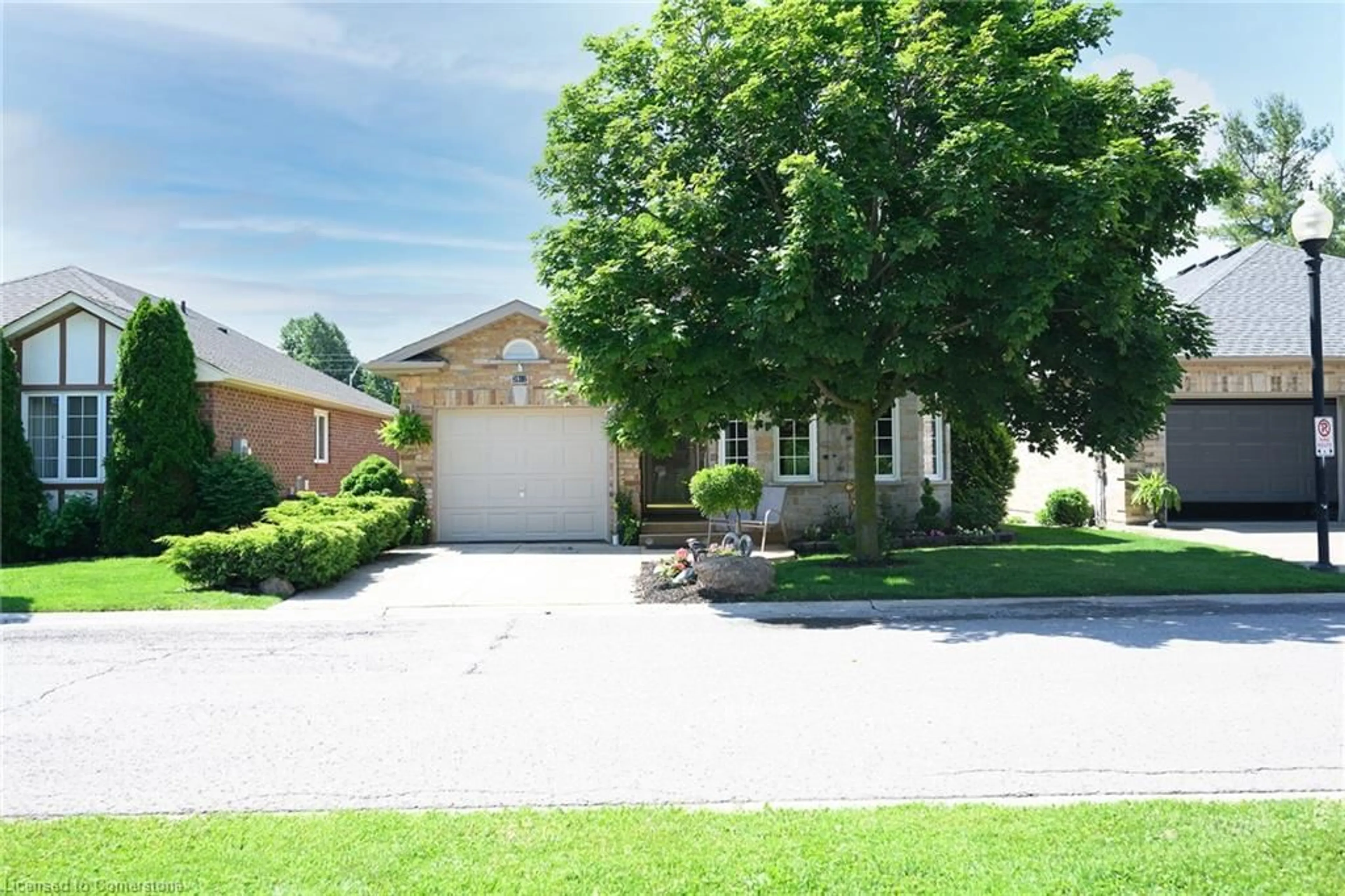 Frontside or backside of a home, the street view for 3912 Durban Lane, Vineland Ontario L0R 2C0