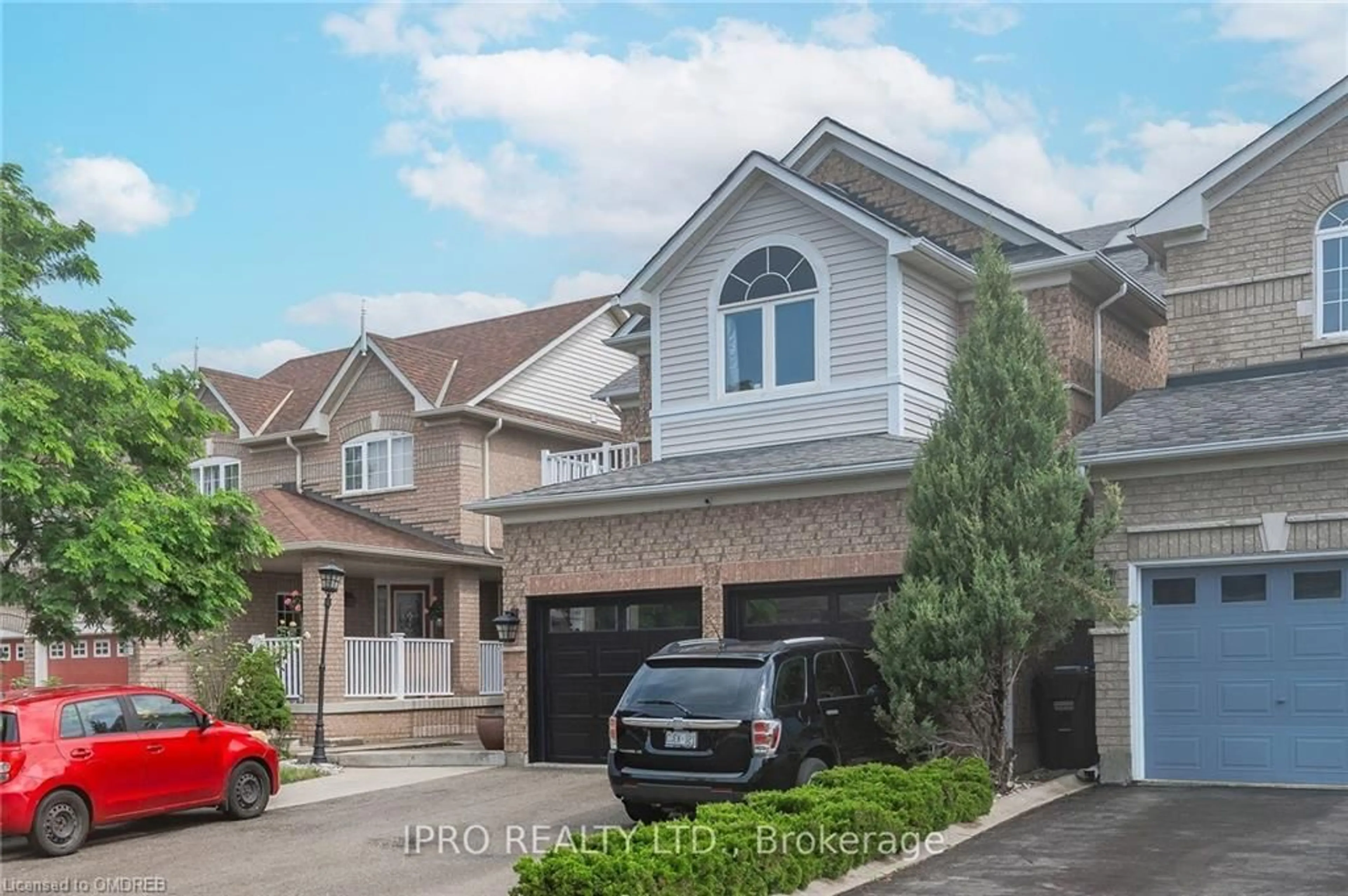 Frontside or backside of a home, the street view for 13 Legend Lane, Brampton Ontario L6X 5B5