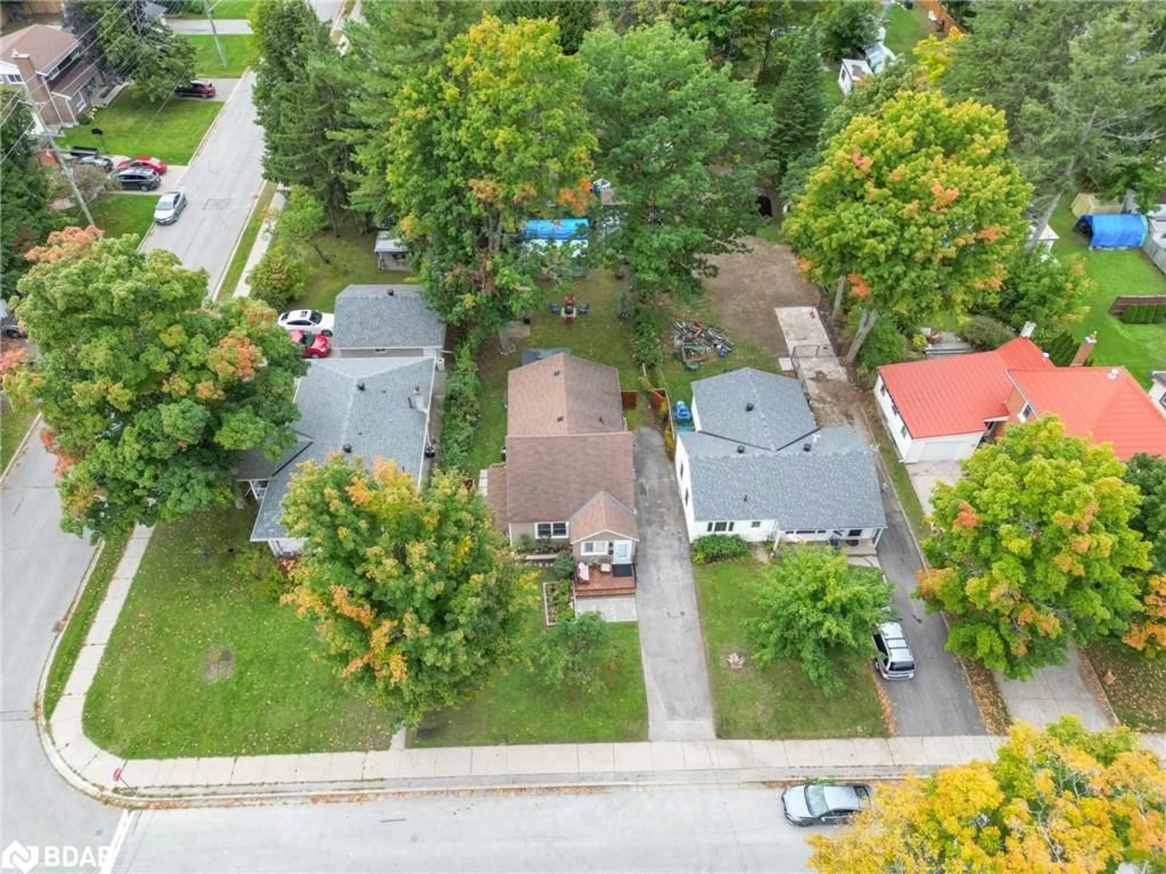 Frontside or backside of a home, the street view for 174 7th St, Midland Ontario L4R 3Z2