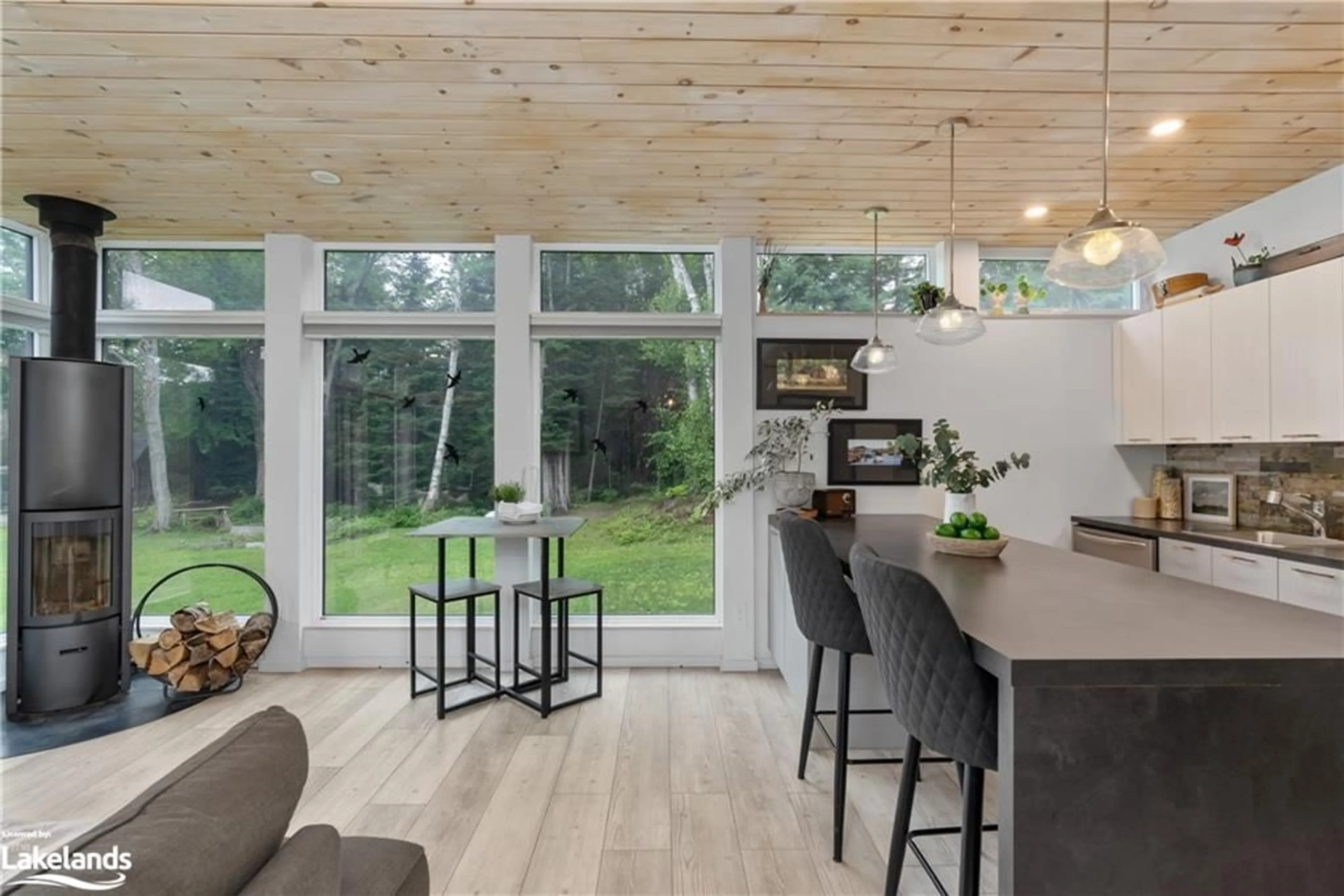 Open concept kitchen for 470 Markles Rd, Huntsville Ontario P1H 0J1