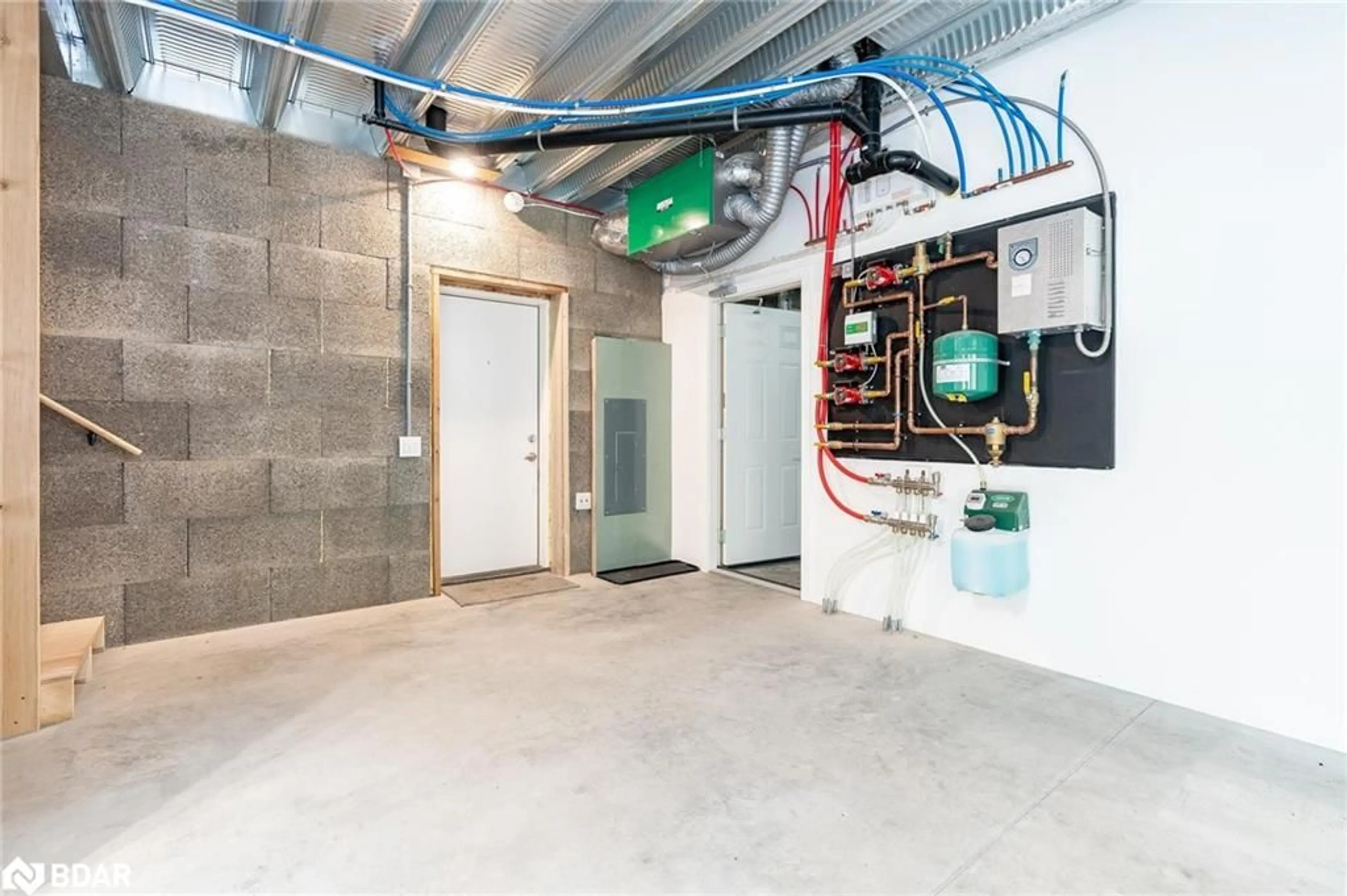 Other indoor space, cement floor for 2576 Champlain Rd, Tiny Ontario L9M 0C9