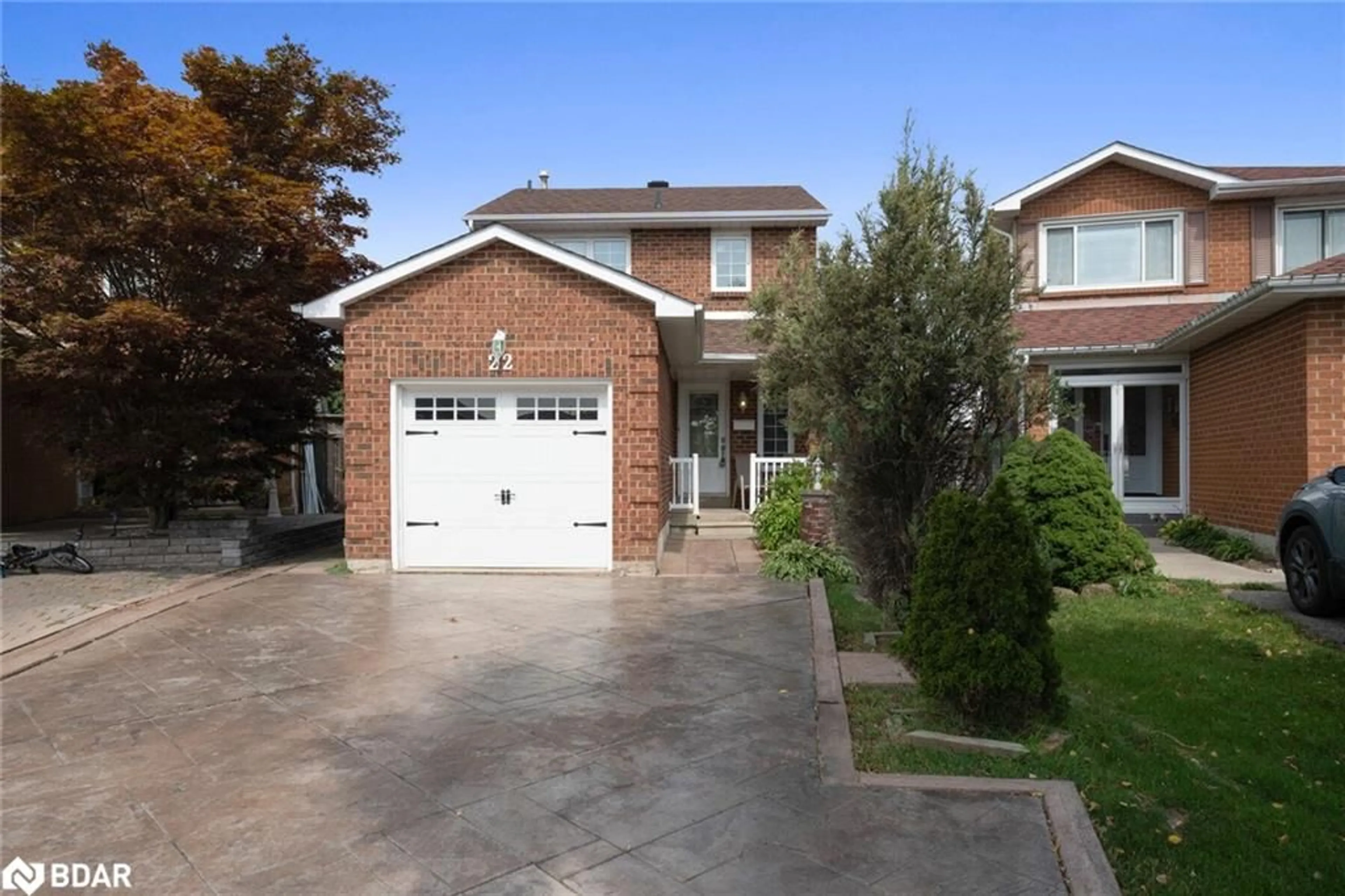 Frontside or backside of a home, the street view for 22 Stephensen Crt, Brampton Ontario L6V 3X8