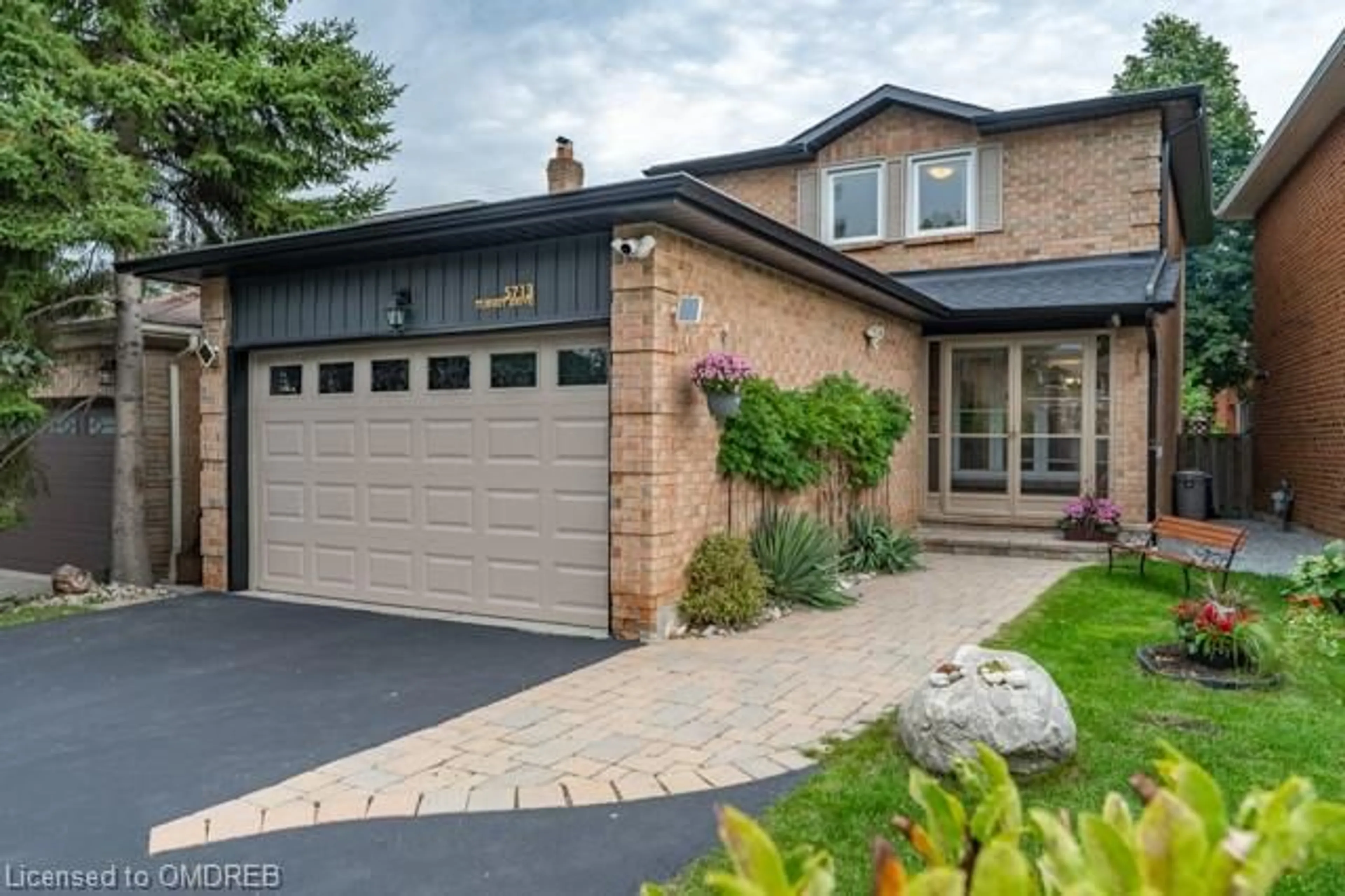 Home with brick exterior material for 5713 Turney Dr, Mississauga Ontario L5M 2P7