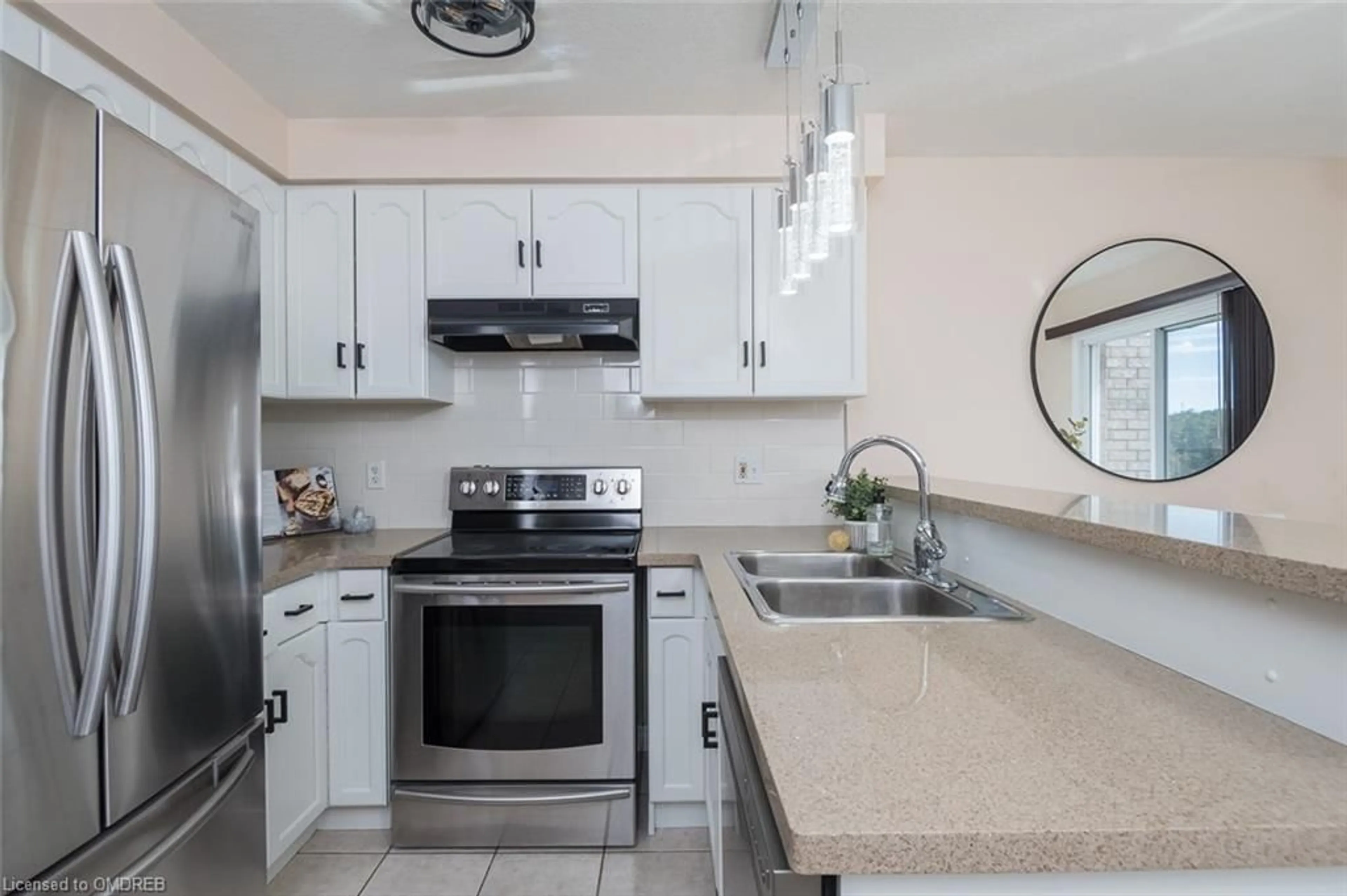 Standard kitchen, ceramic floors, cottage for 20 Rachlin Dr, Acton Ontario L7J 3B2