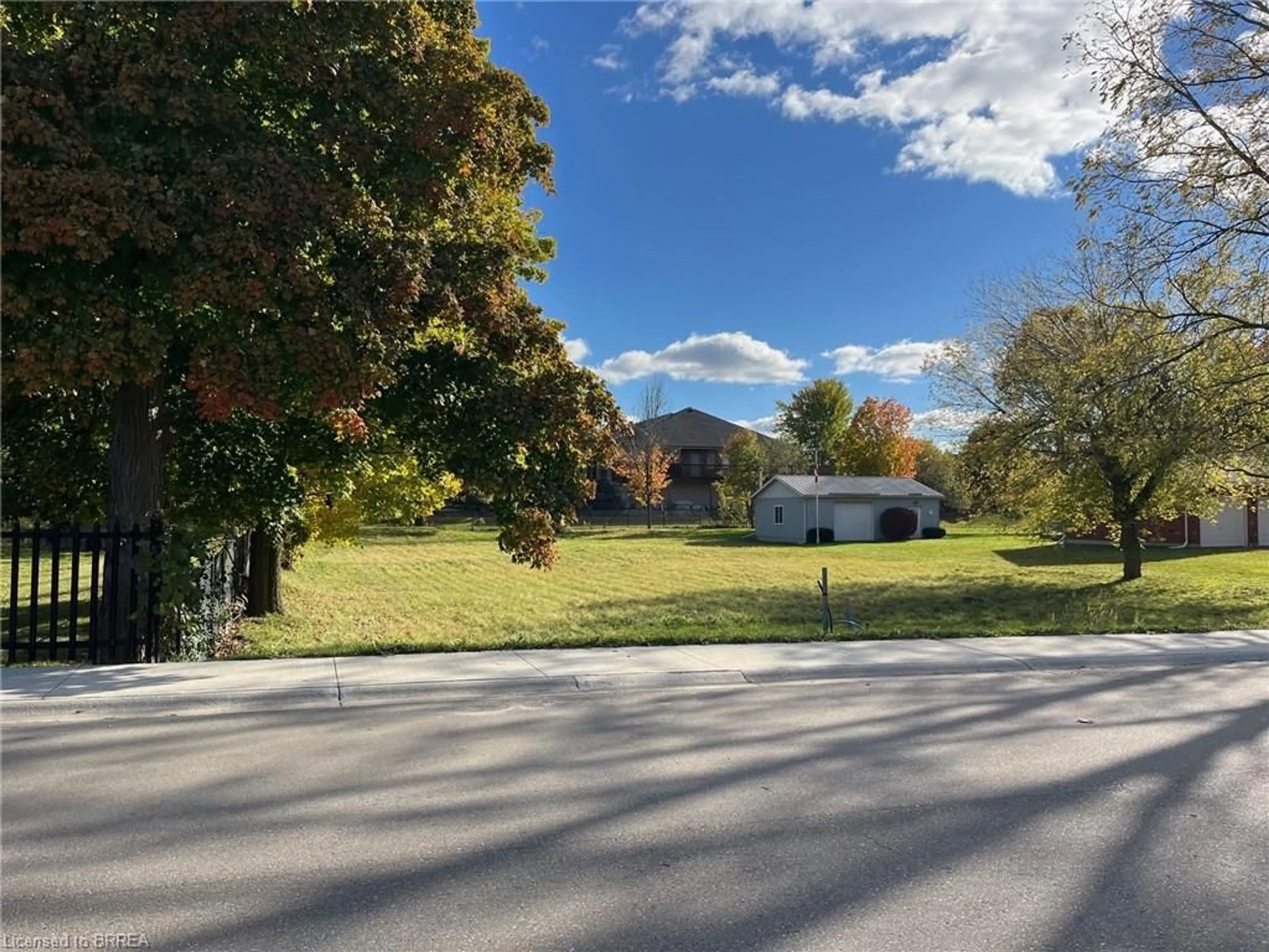 Frontside or backside of a home, the street view for 77 Cedar St, Paris Ontario N3L 0A1