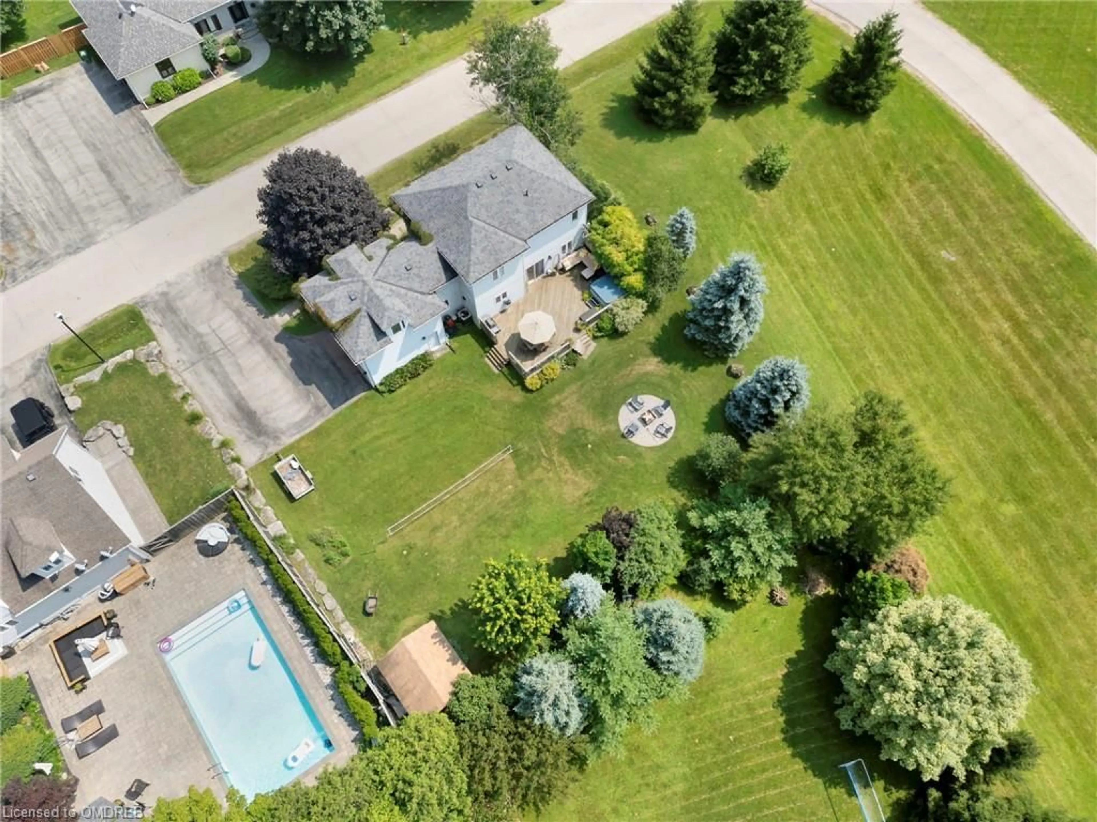 Frontside or backside of a home, the fenced backyard for 1 Woodspring Crt #23, Flamborough Ontario L8N 2Z7