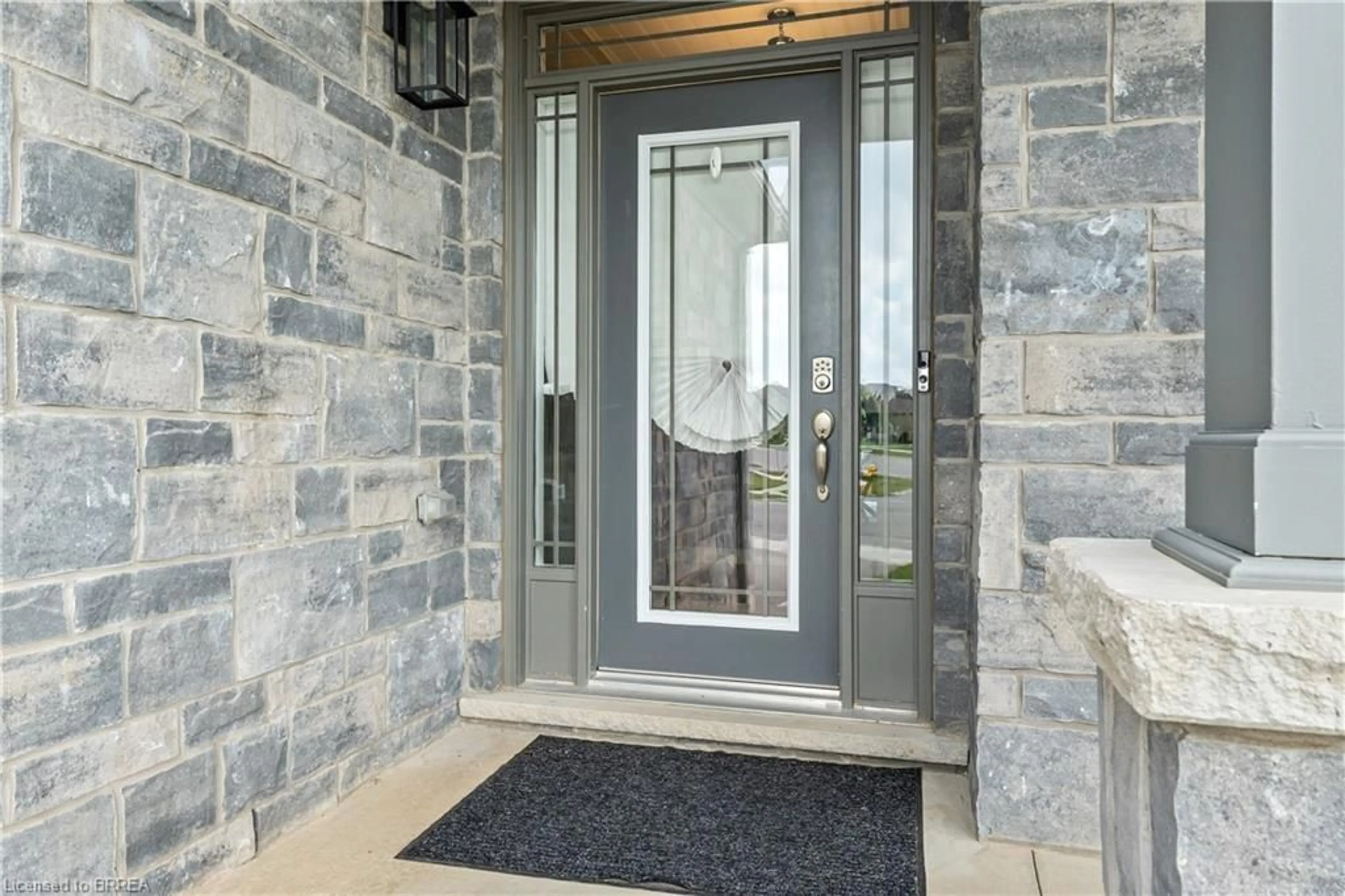 Indoor entryway, ceramic floors for 8 Lorne Card Dr, Paris Ontario N3L 0H8