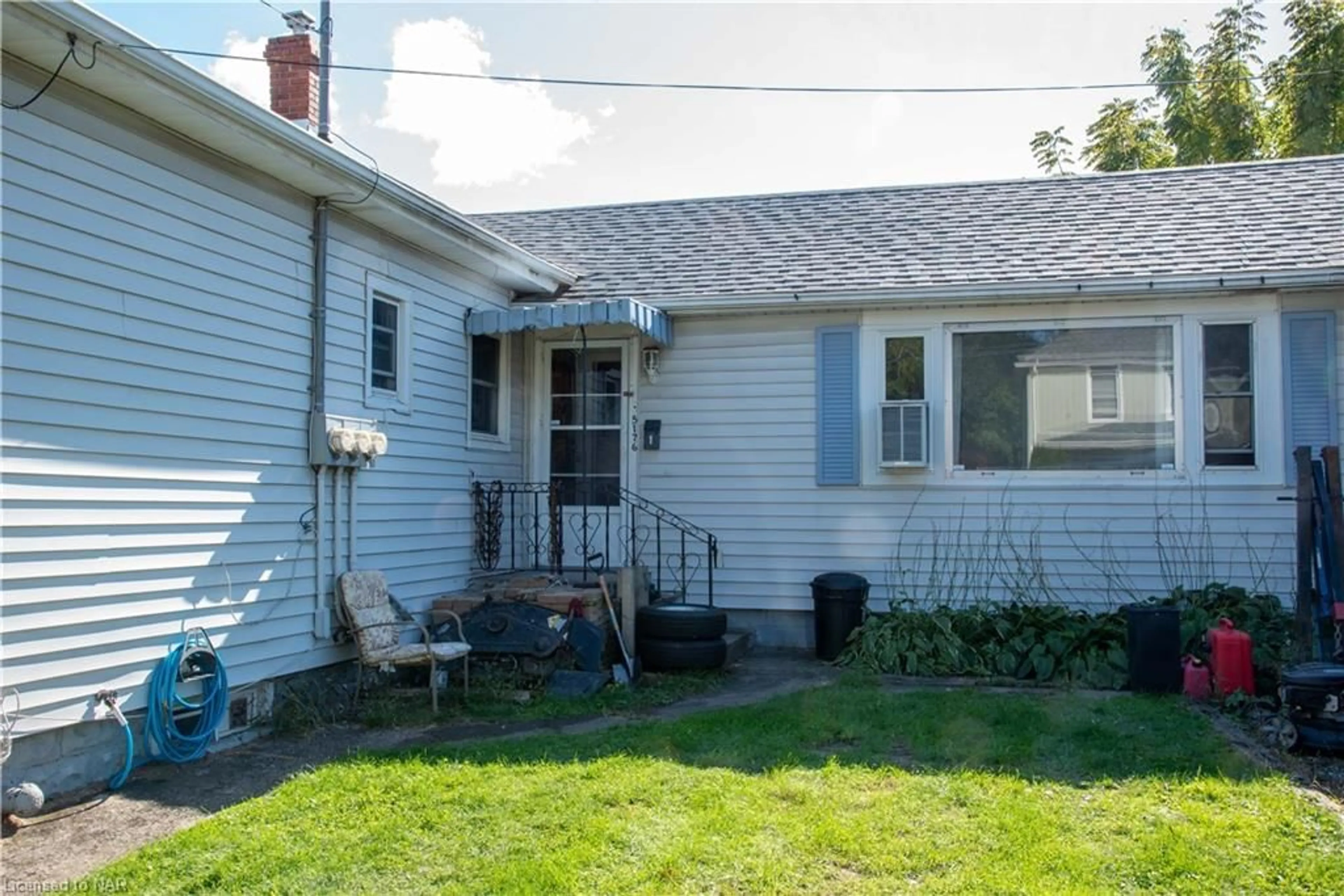 Frontside or backside of a home, cottage for 5176 Maple St, Niagara Falls Ontario L2E 2N4