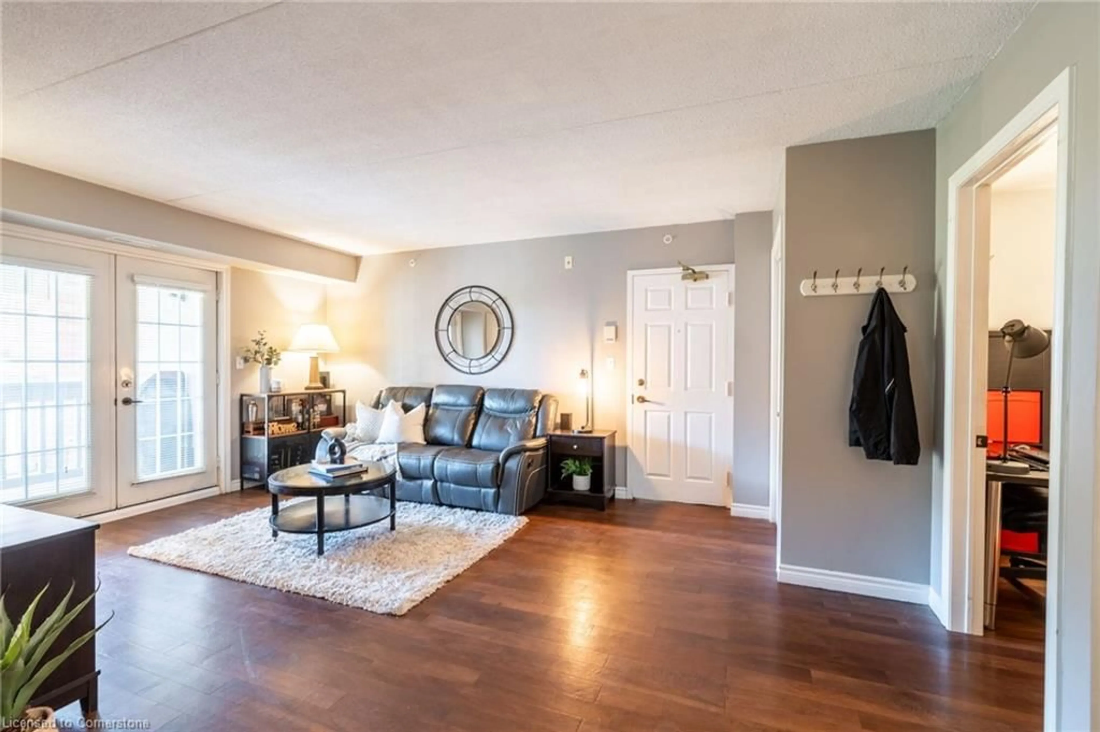 Indoor entryway, wood floors for 4015 Kilmer Dr #308, Burlington Ontario L7M 4M4