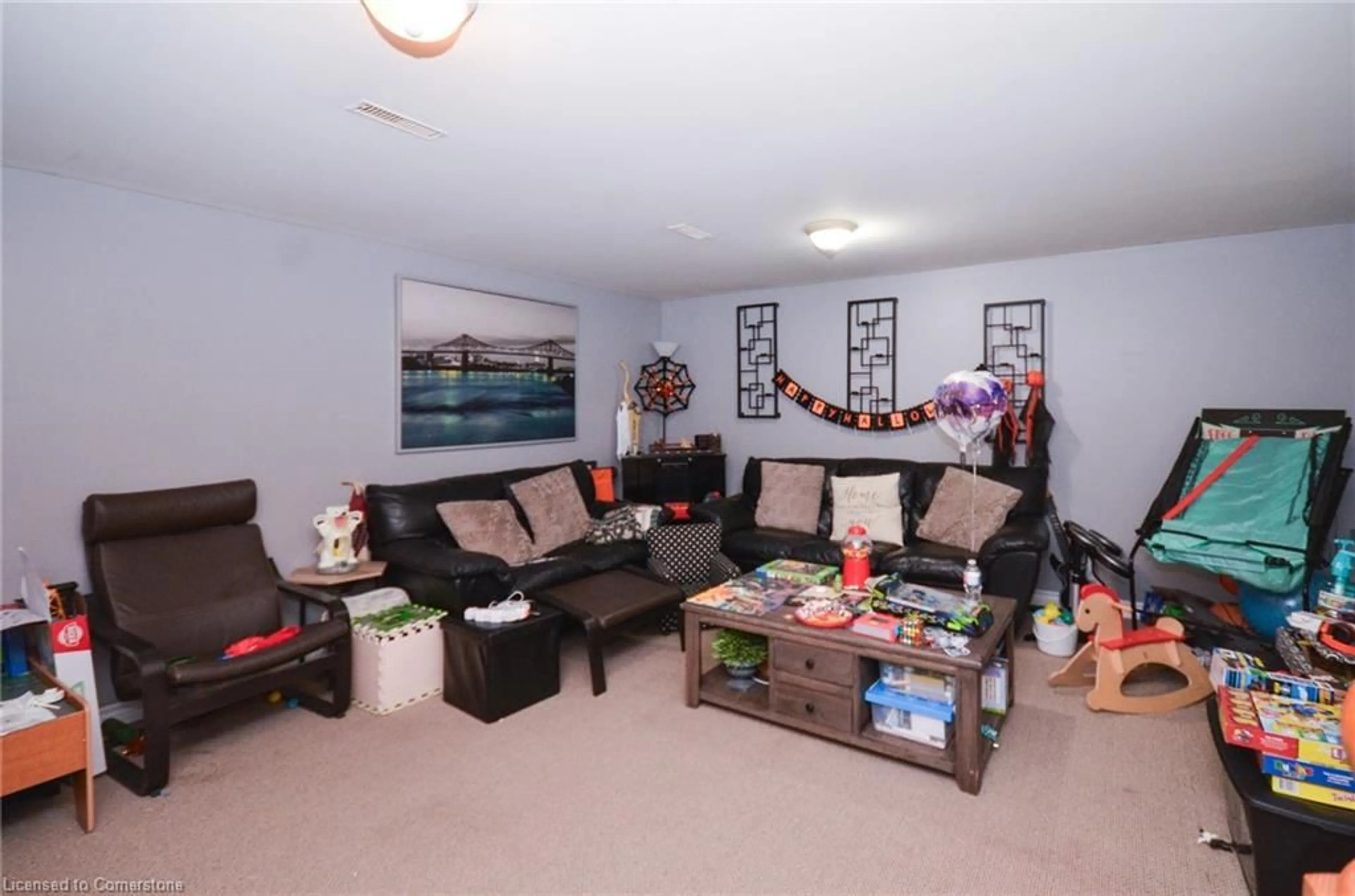 Living room, carpet floors for 1197 Nottingham Ave #16, Burlington Ontario L7P 2R5