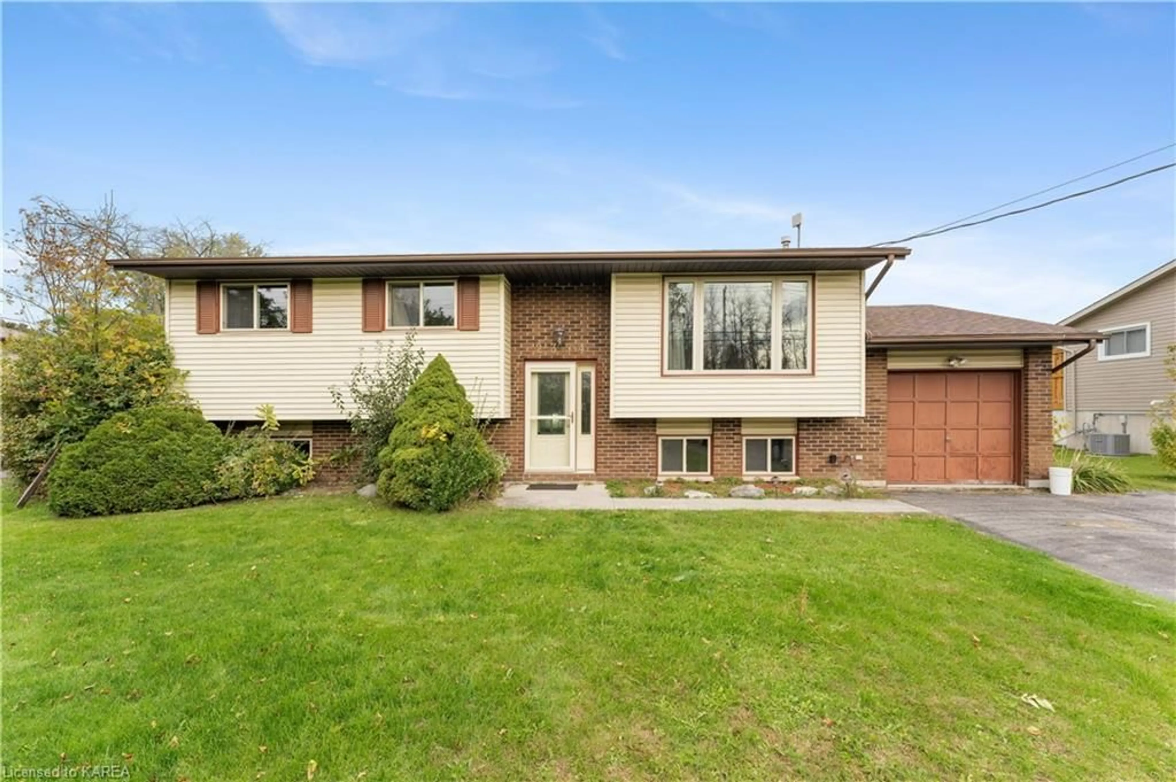 Frontside or backside of a home, cottage for 2354 Wallbridge-Loyalist Rd, Quinte West Ontario K0K 2B0