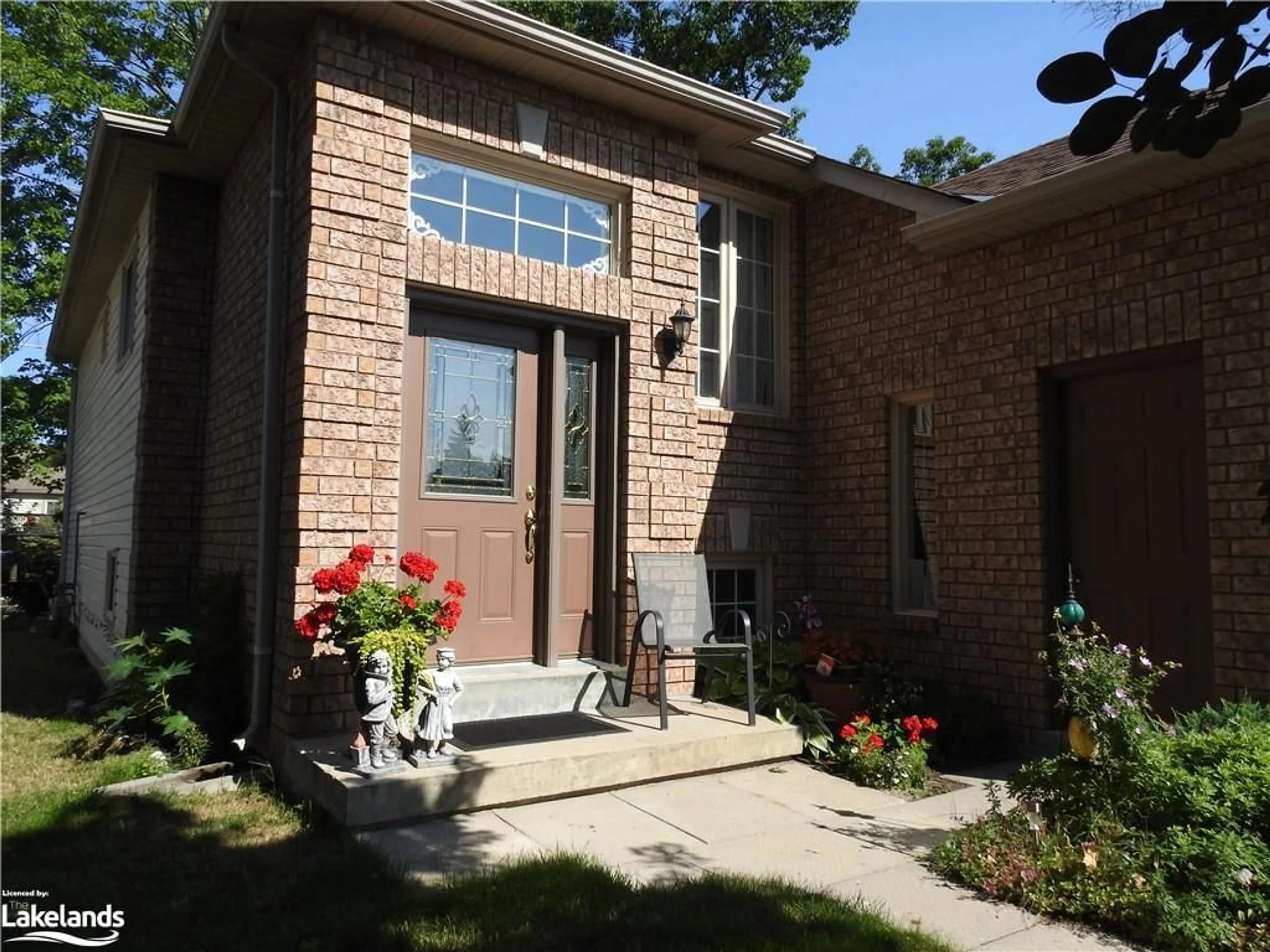 Home with brick exterior material for 189 Dyer Dr, Wasaga Beach Ontario L9Z 1L9